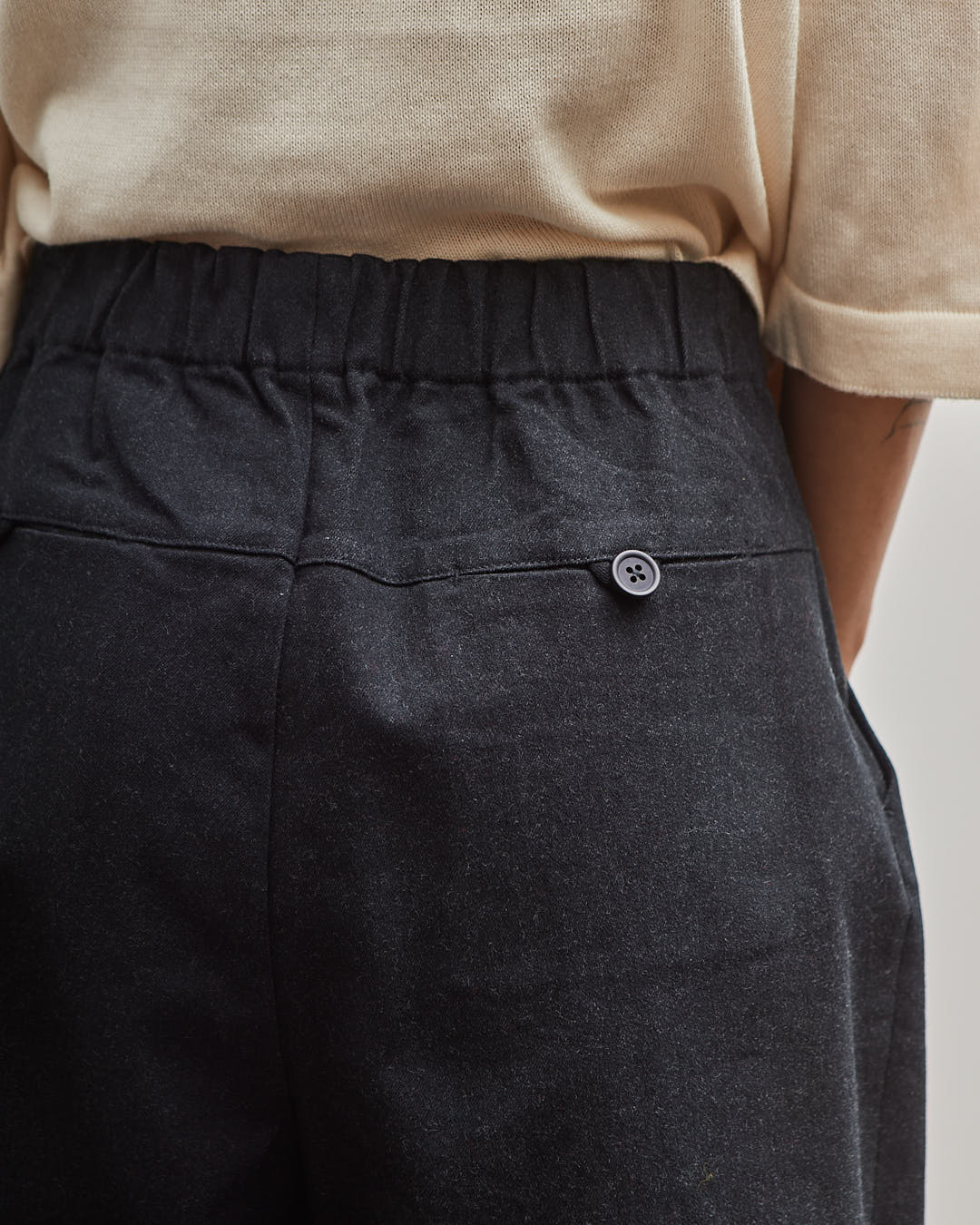 detail, back pocket & waitband