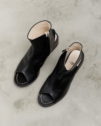 Petrosolaum Side Zip Boots Sandals, Black