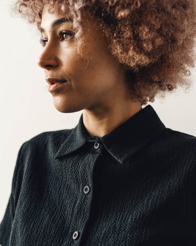 7115 Textured Cropped Button Down, Black