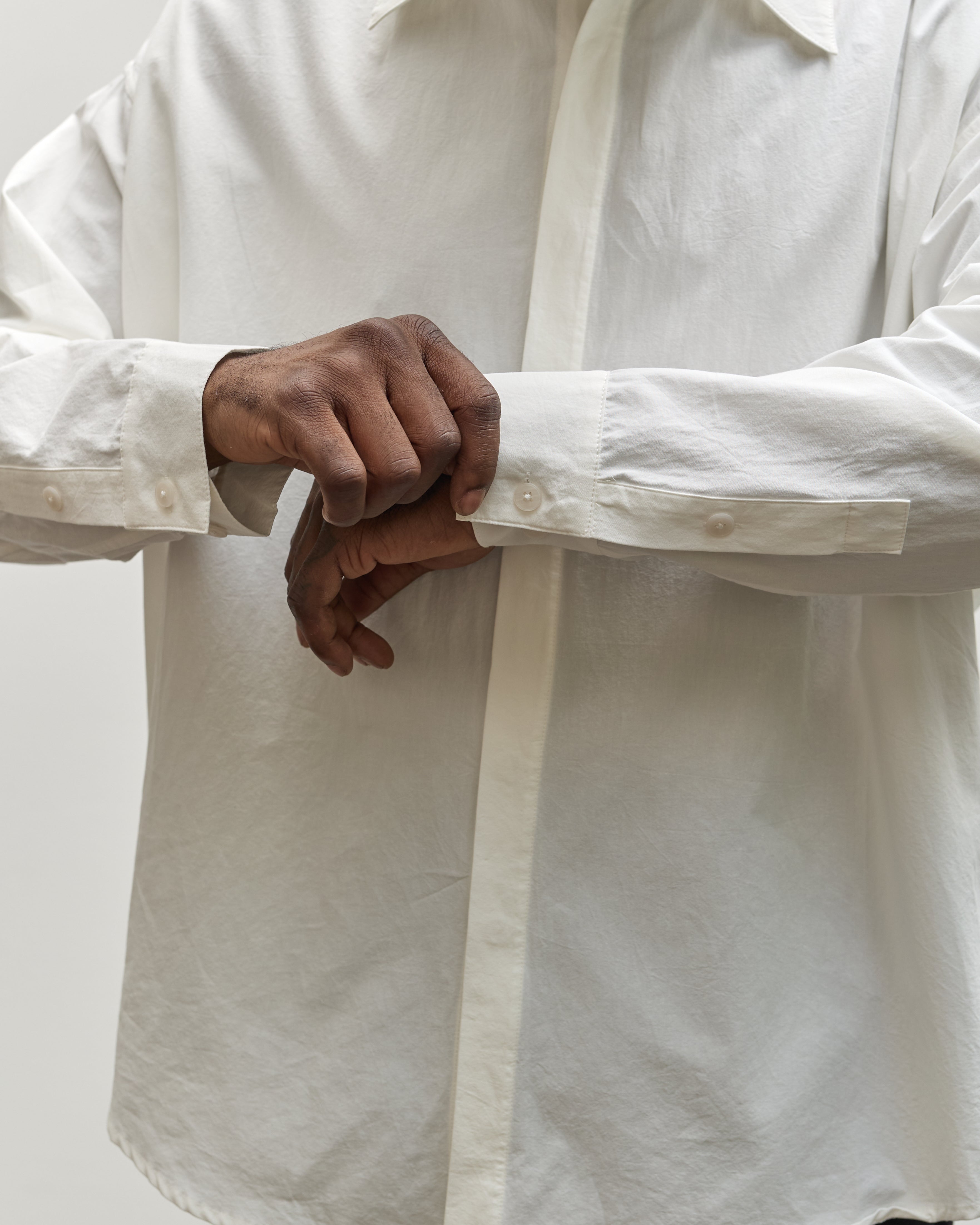 7115 Unisex Cocoon Dress Shirt, White – Glasswing
