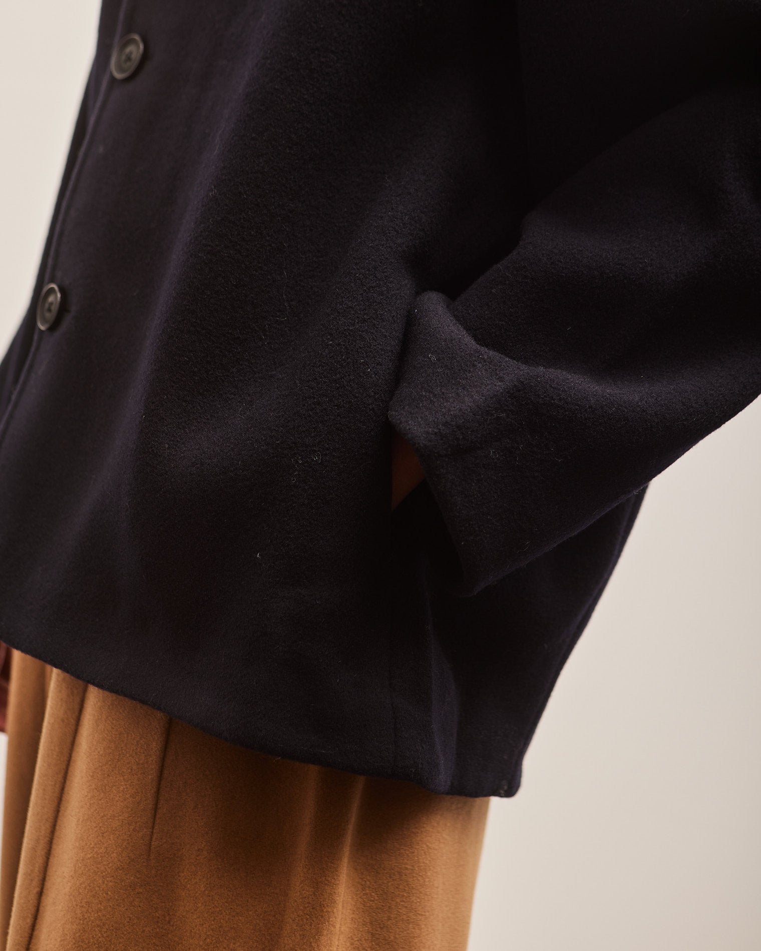 7115 Short Wool Coat, Black – Glasswing