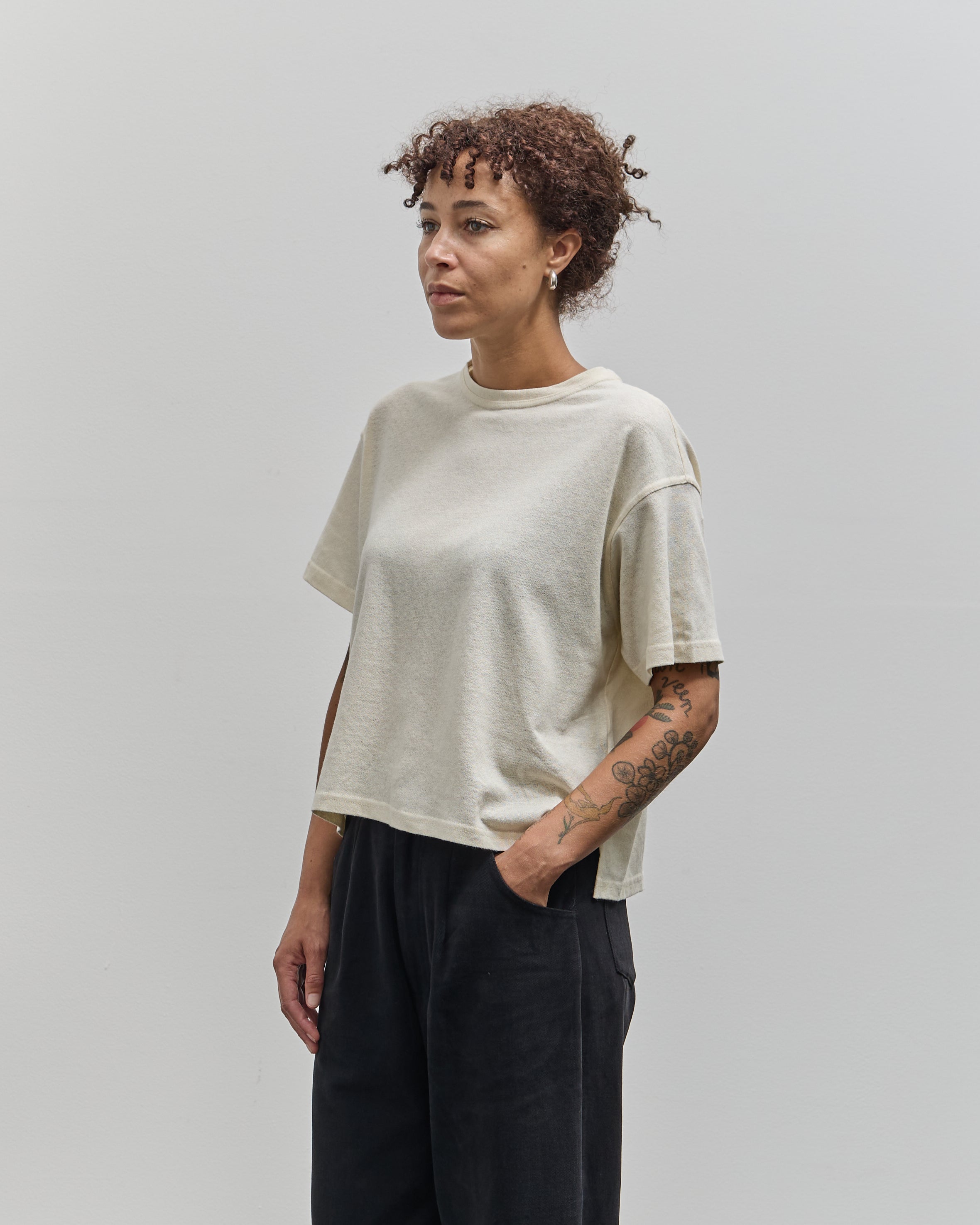 7115 Signature Cropped Tee, Off-White – Glasswing