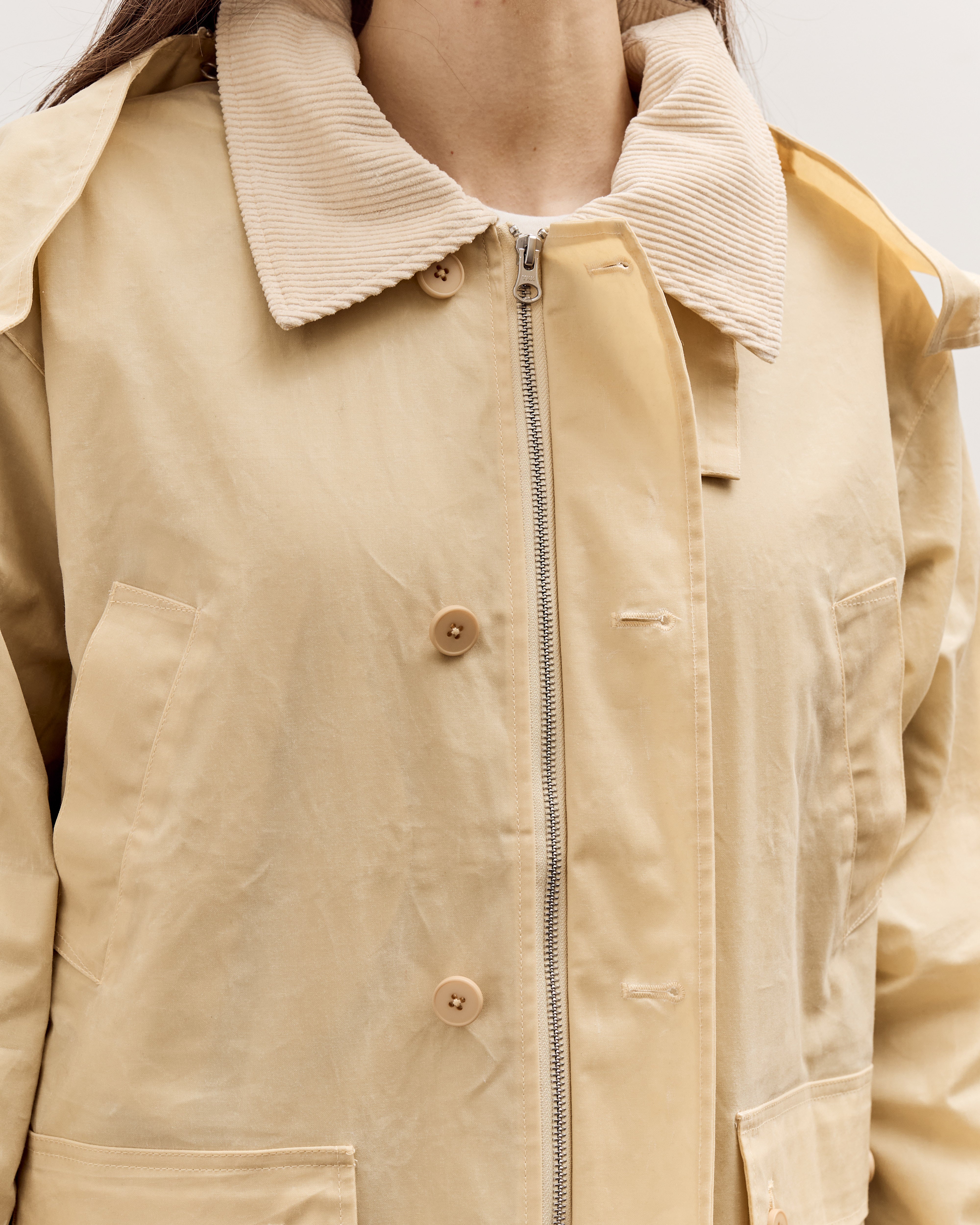 7115 by Szeki Hunting Jacket, Buttermilk – Glasswing