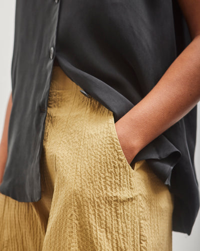 7115 by Szeki Signature Pleated Trouser, Textured Dijon