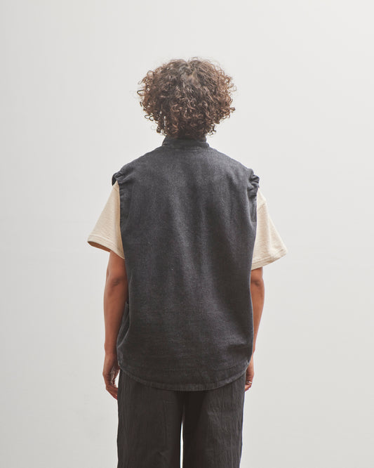 7115 by Szeki Sumo Vest, Faded Black