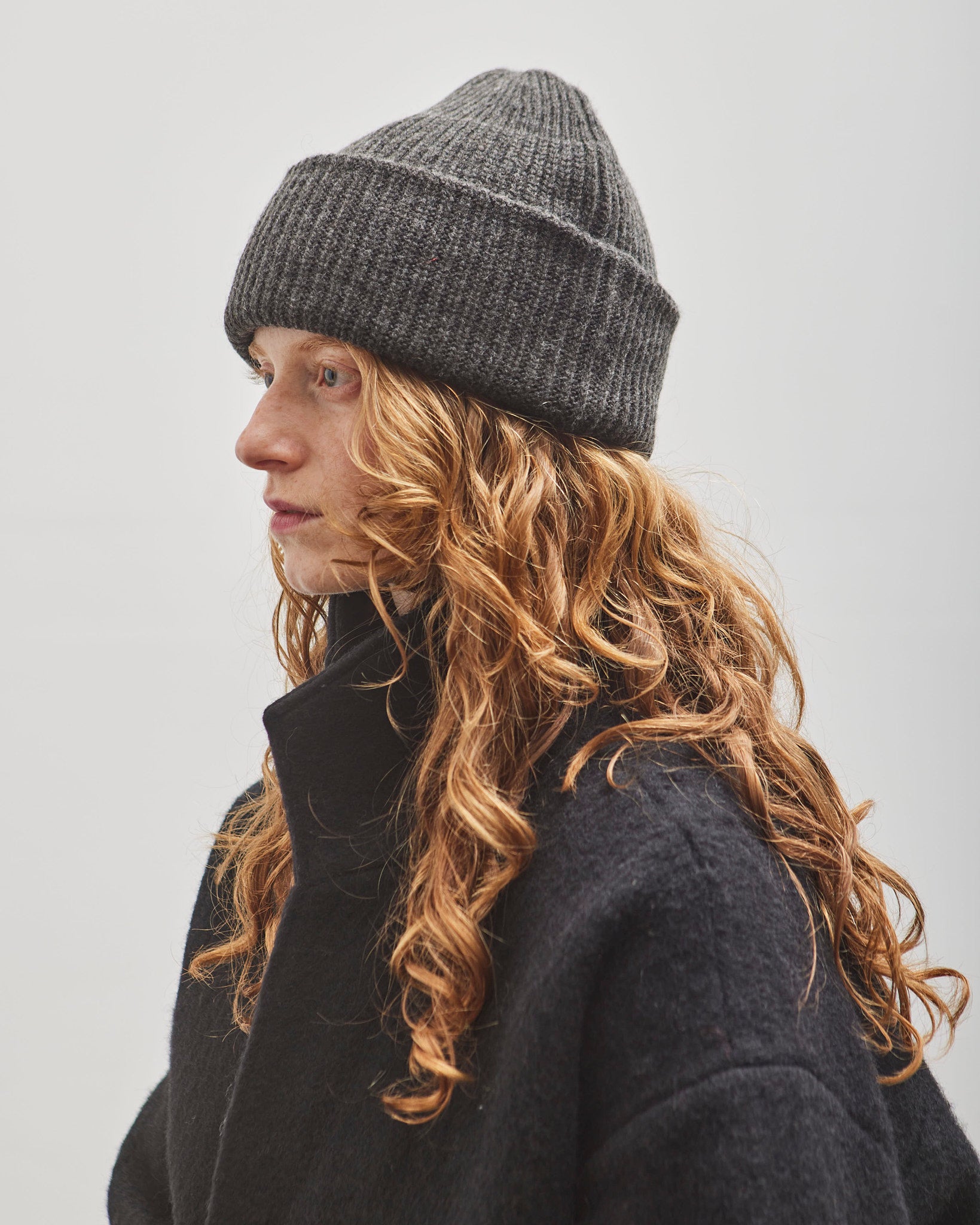 7115 by Szeki Signature Yak Beanie, Charcoal – Glasswing