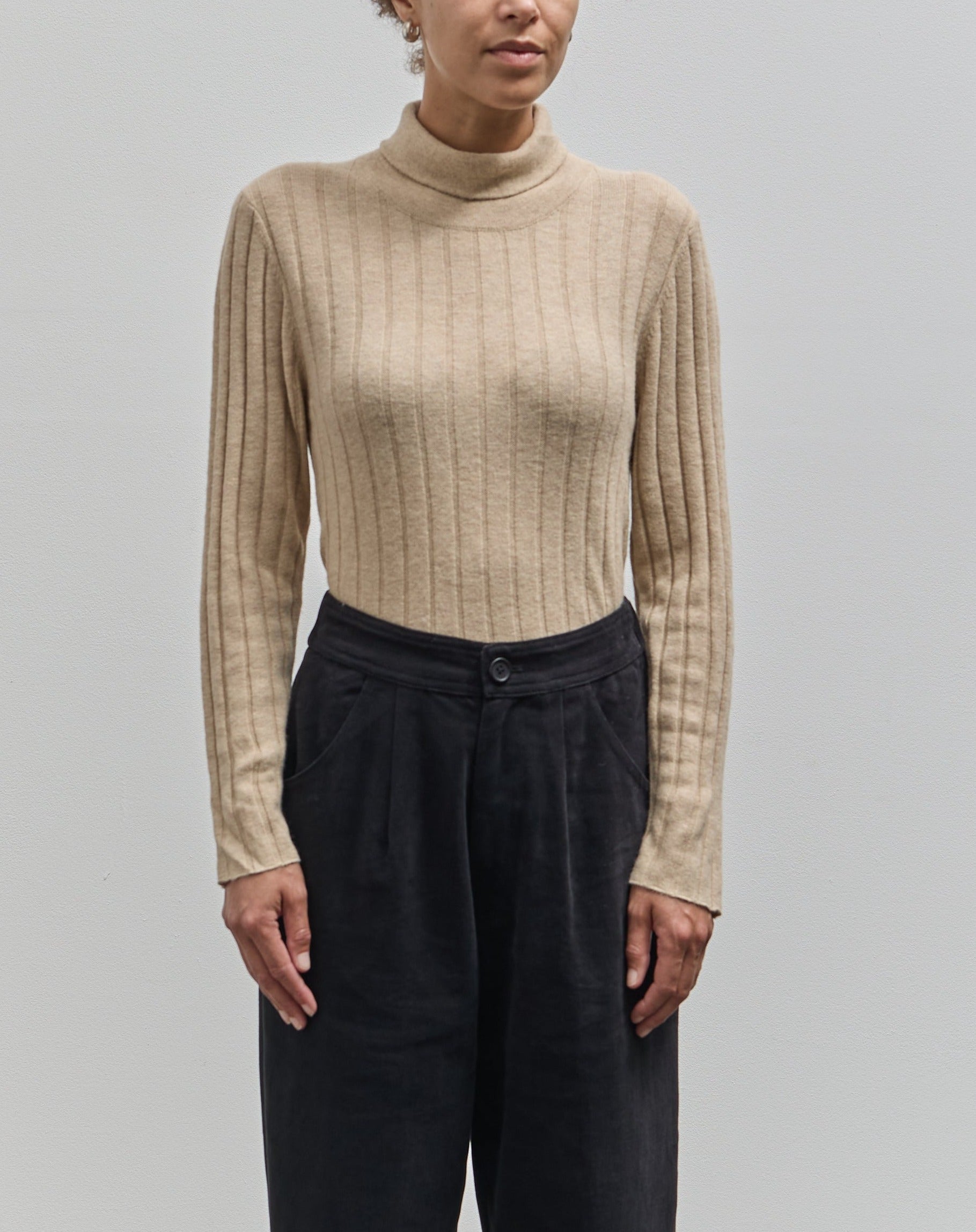 7115 Yak Ribbed Roll-Neck Sweater, Desert Sand – Glasswing