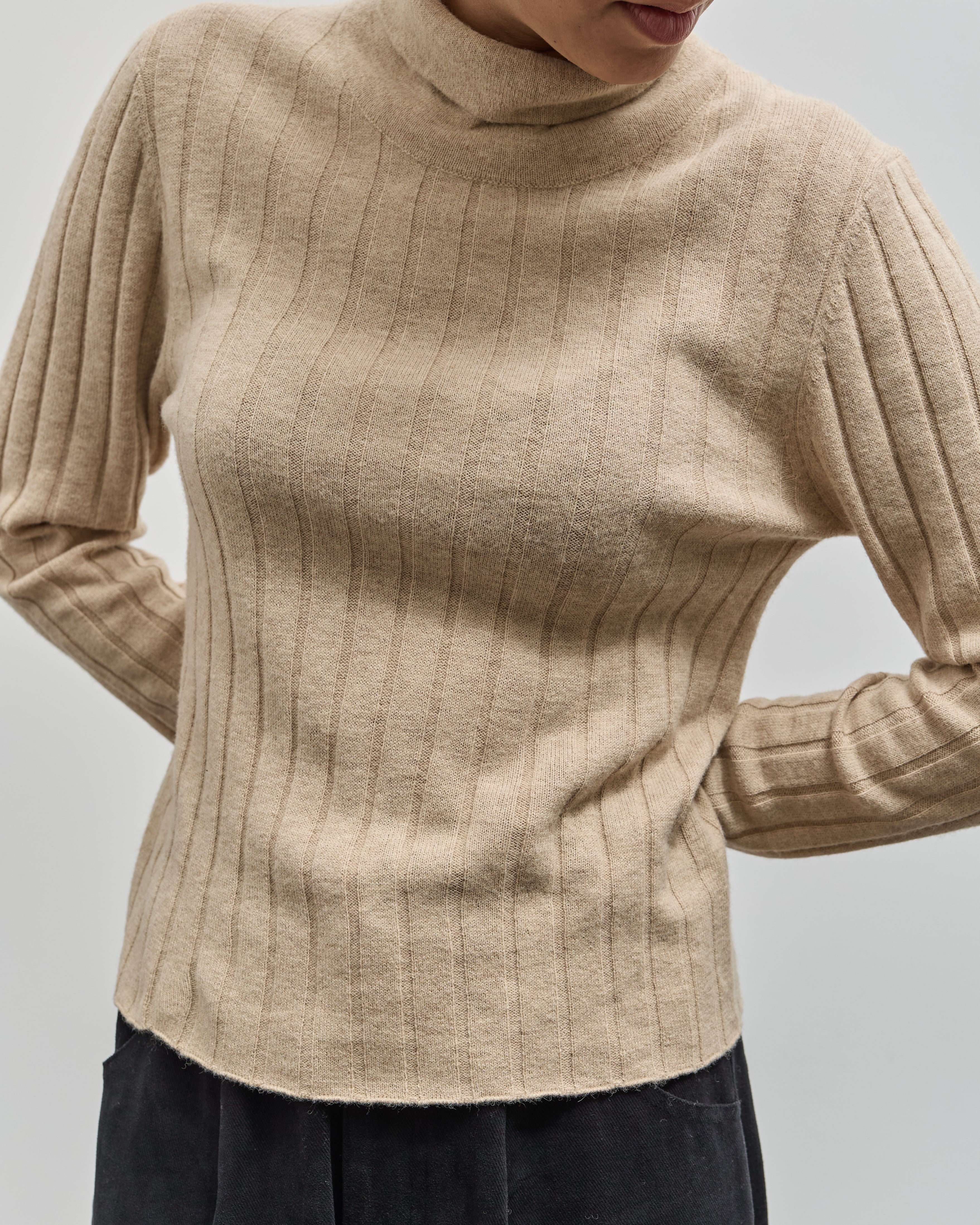 7115 Yak Ribbed Roll-Neck Sweater, Desert Sand – Glasswing