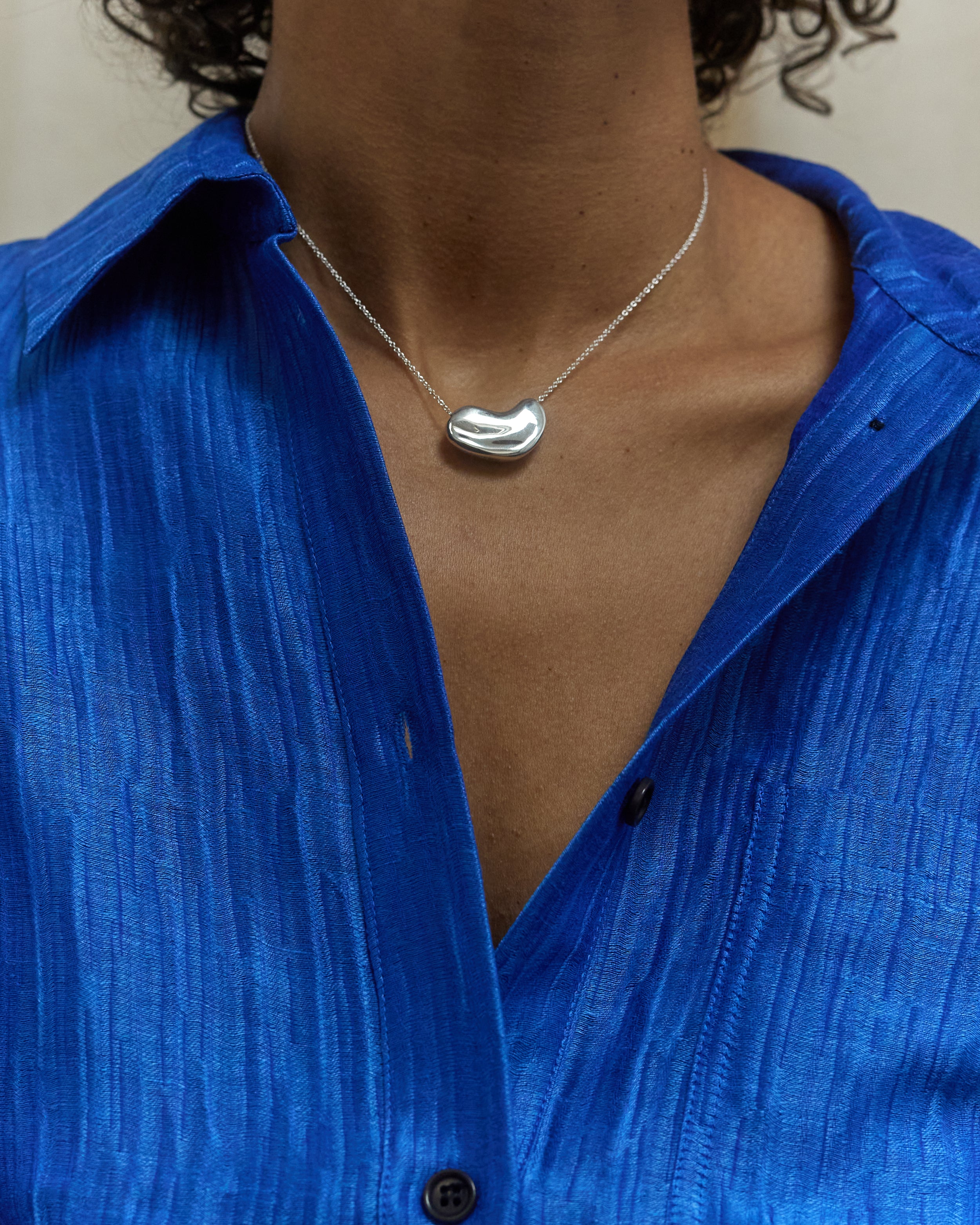 Agmes Small Sculpted Heart Pendant, Sterling Silver – Glasswing
