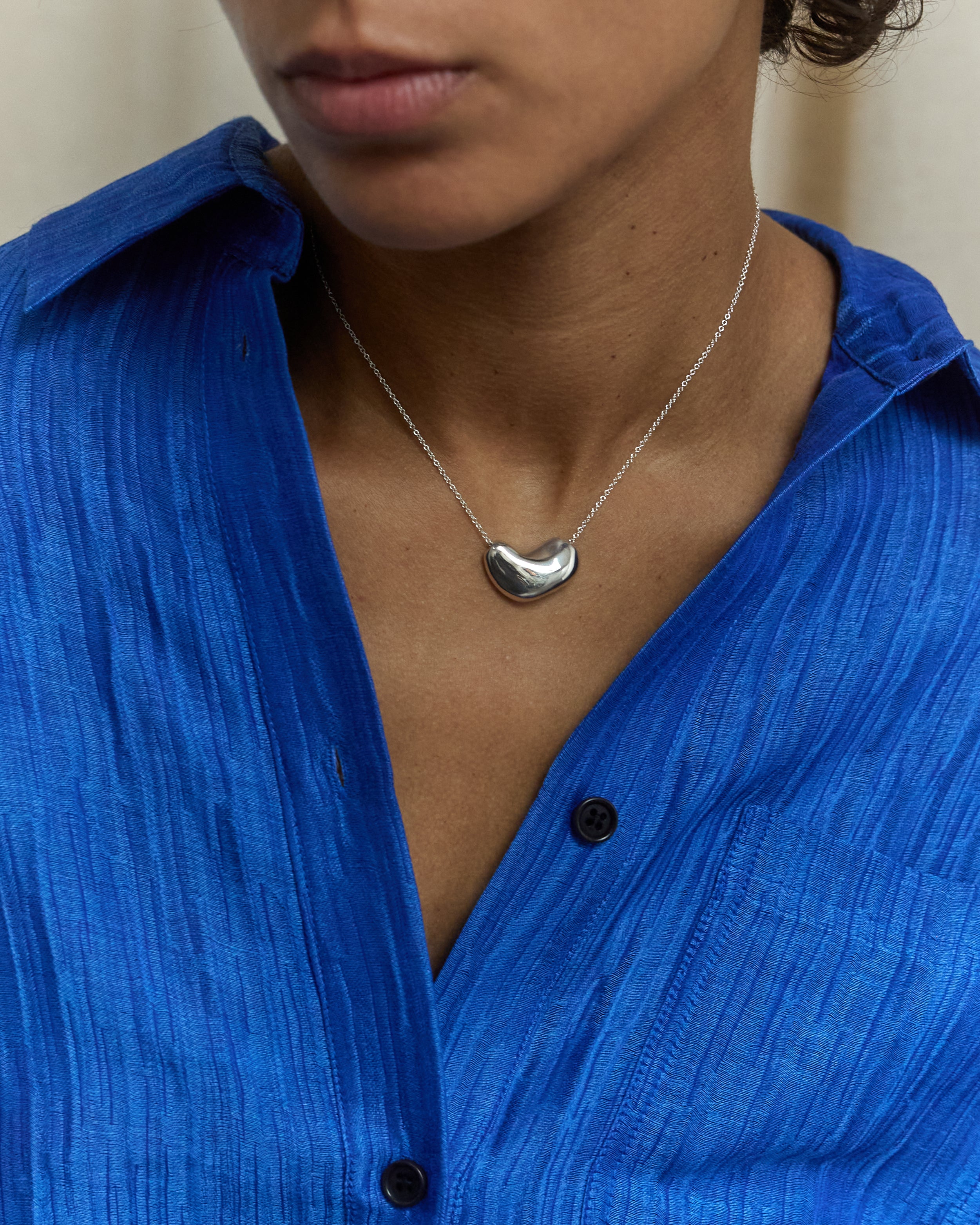 Agmes Small Sculpted Heart Pendant, Sterling Silver – Glasswing