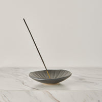 Ayame Bullock Medium Incense Dish, Black