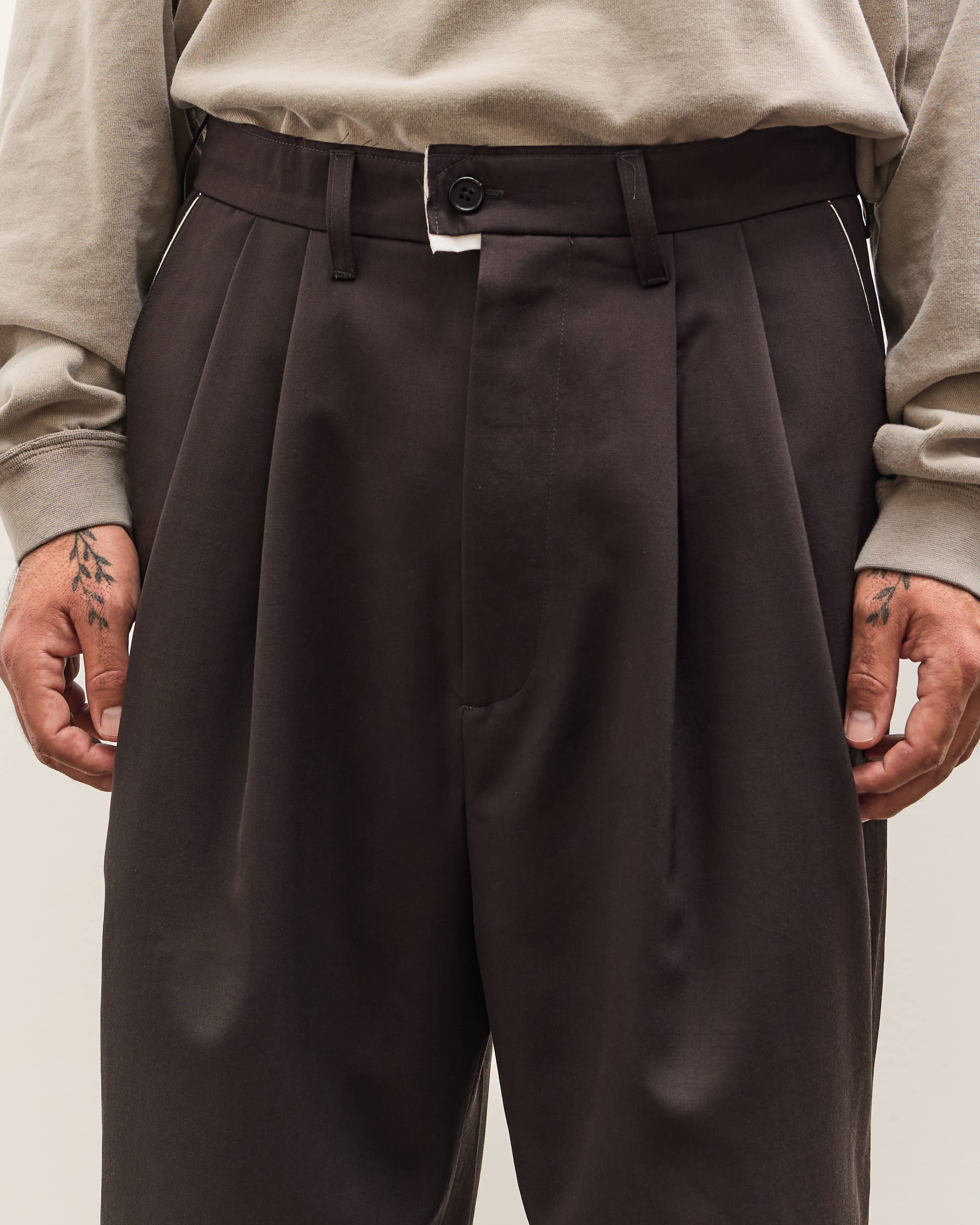 Camiel Fortgens Slim Suit Shorts Unisex, Faded Black – Glasswing