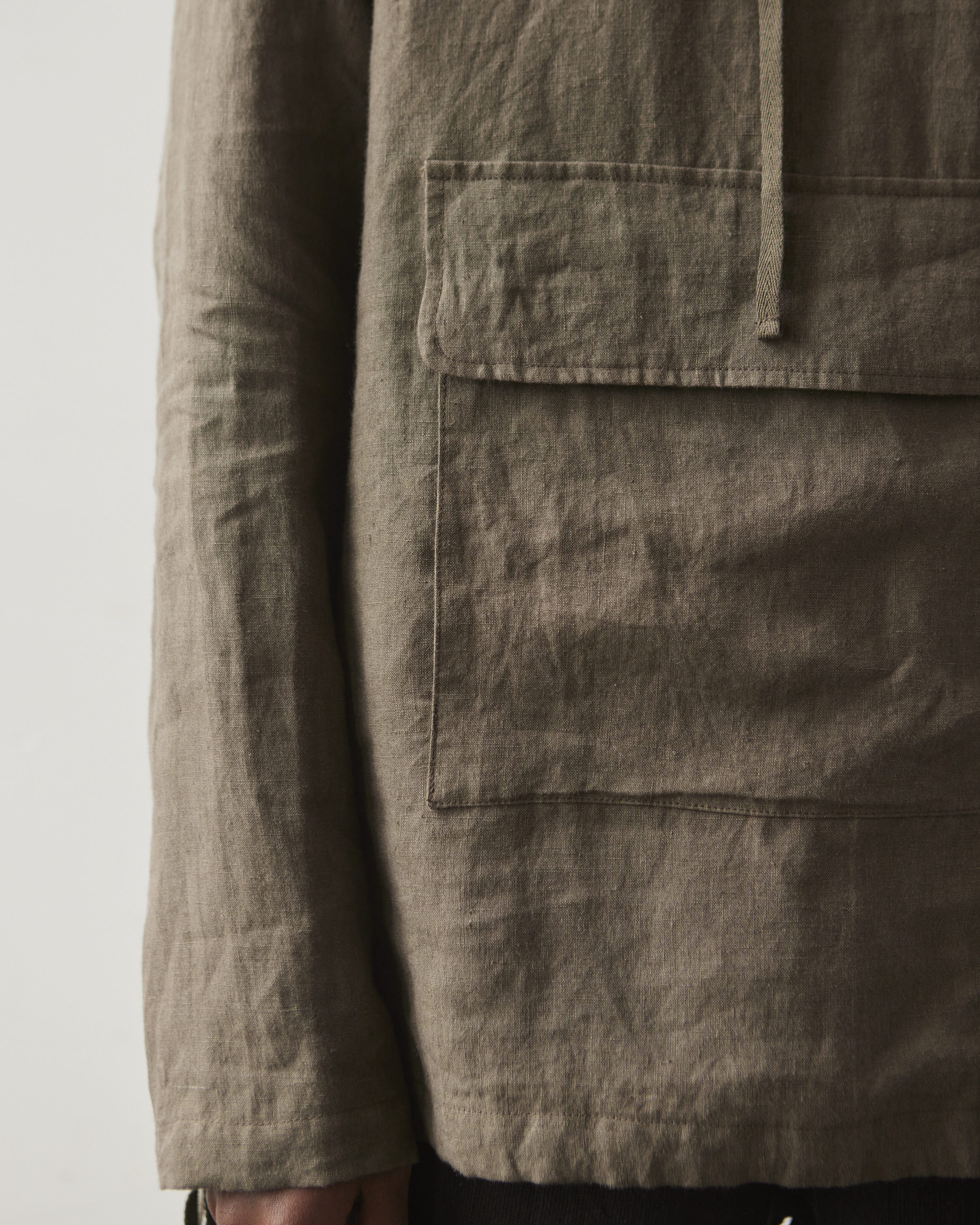 Evan Kinori Tumbled Linen Anorak Olive Glasswing