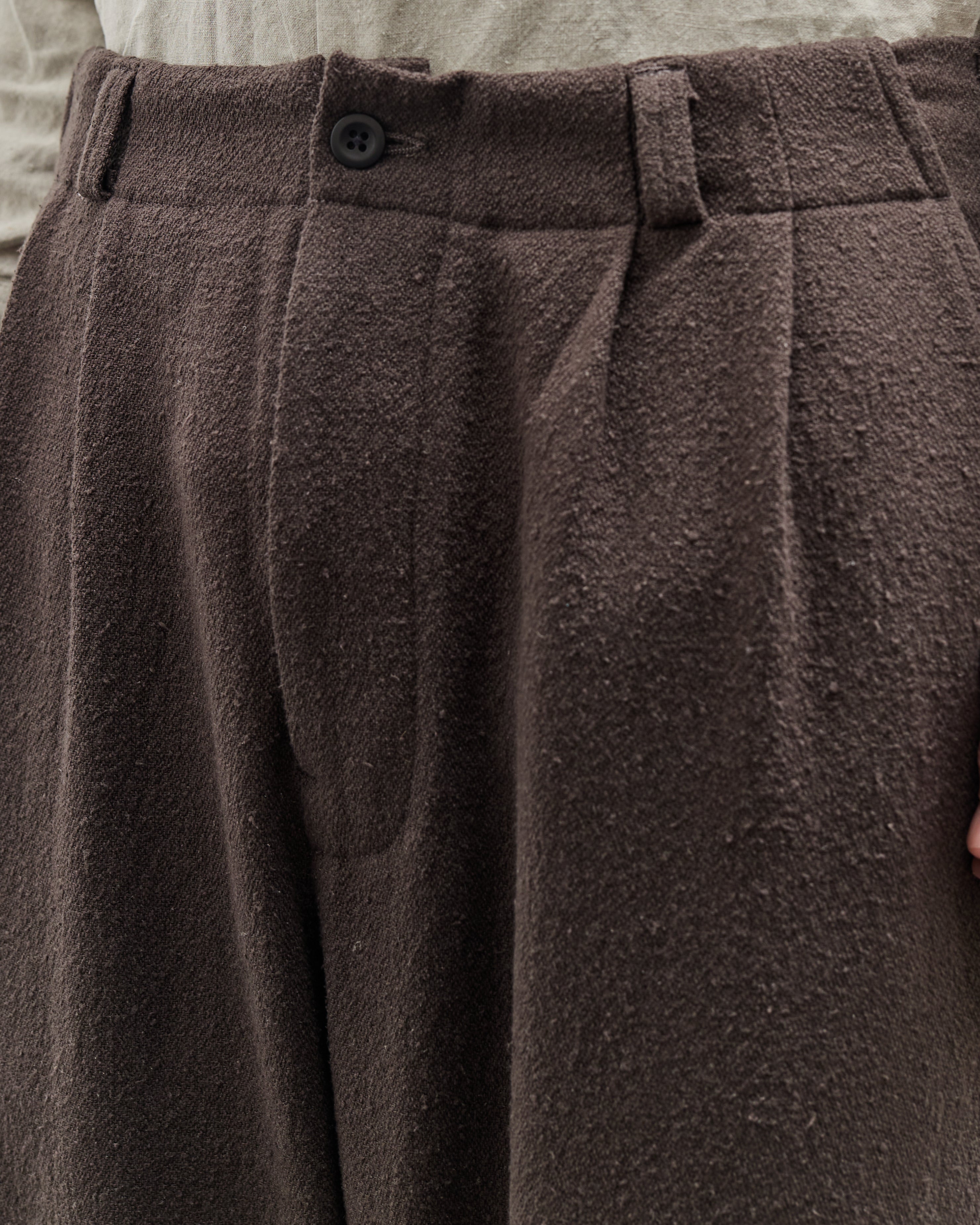 Evan Kinori Two Pleat Pant, Charcoal – Glasswing