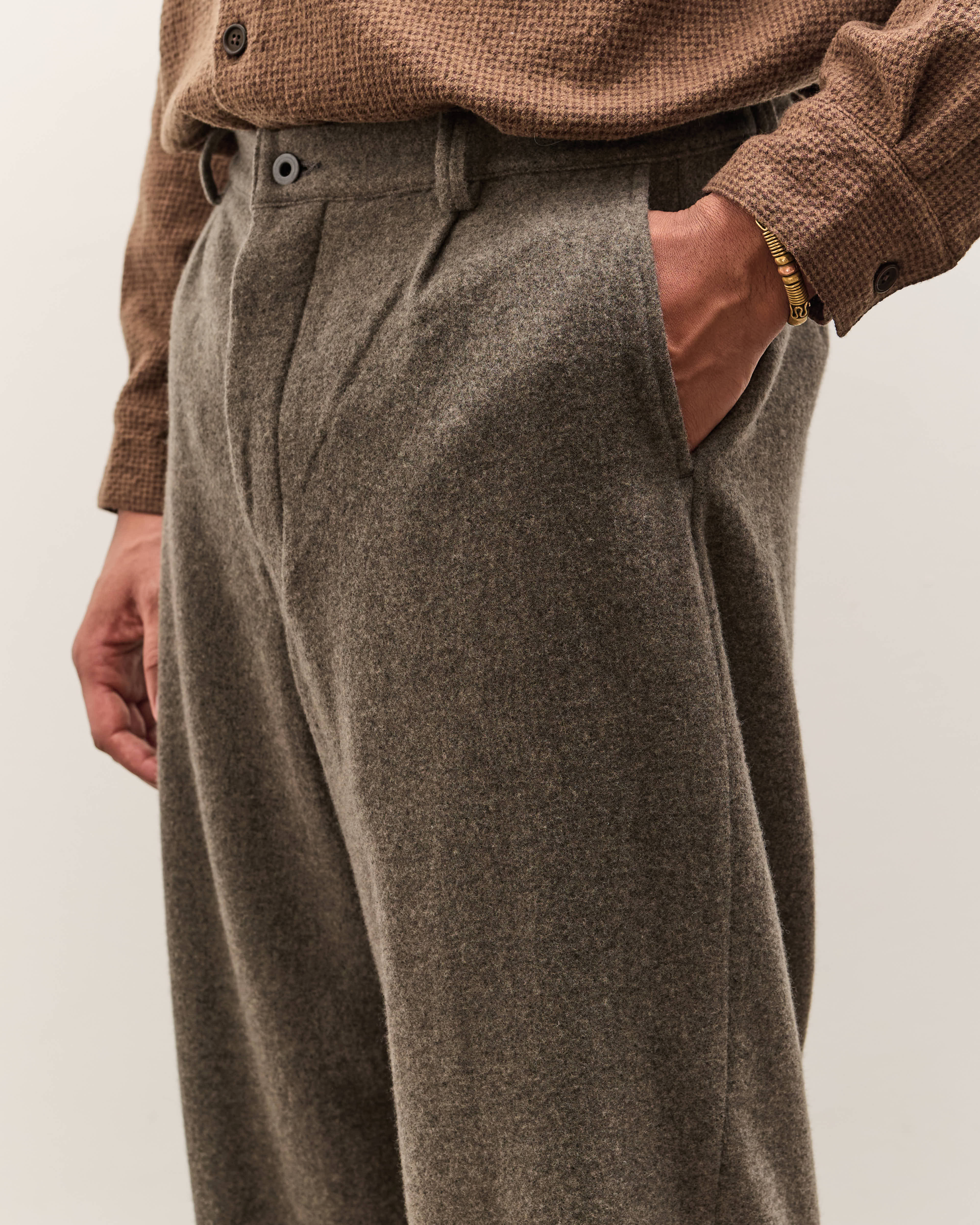 Evan Kinori Single Pleat Pant, Mid-Grey – Glasswing