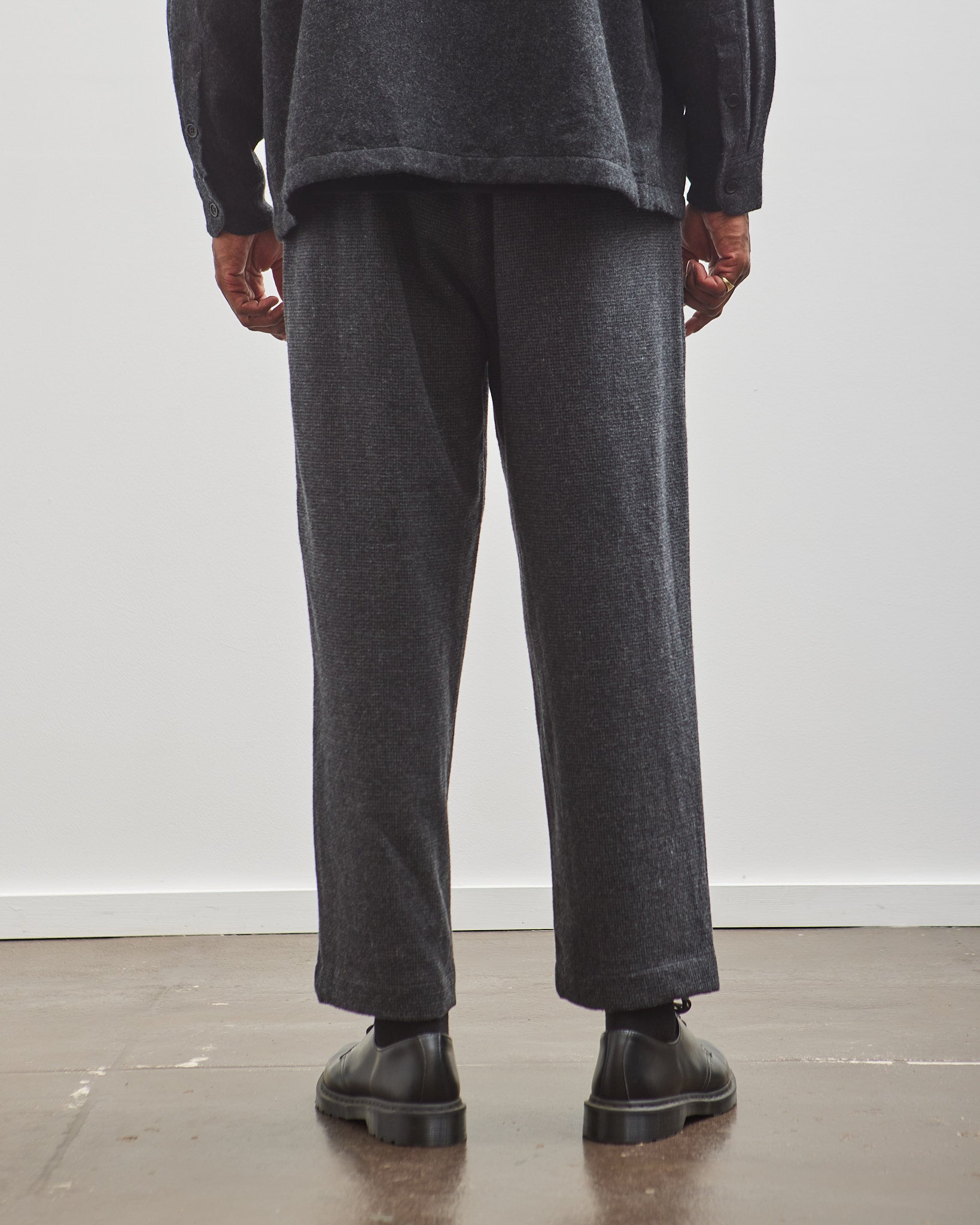 Evan Kinori Single Pleat Pant, Charcoal/Black – Glasswing