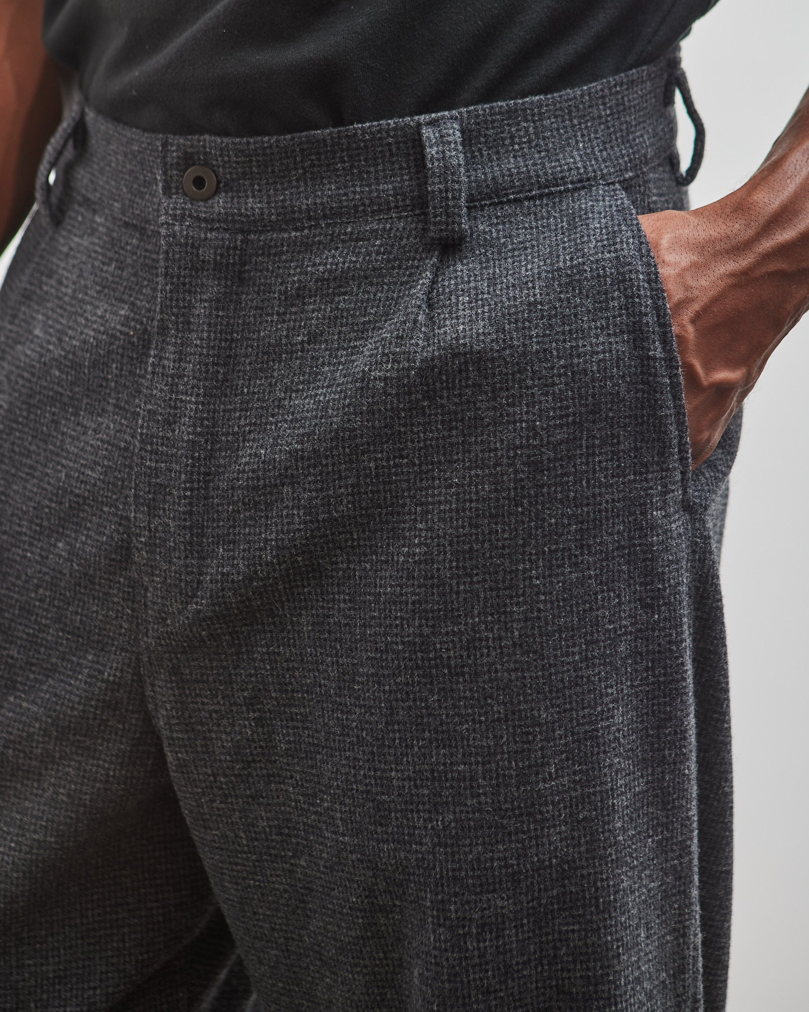 Evan Kinori Single Pleat Pant, Charcoal/Black – Glasswing