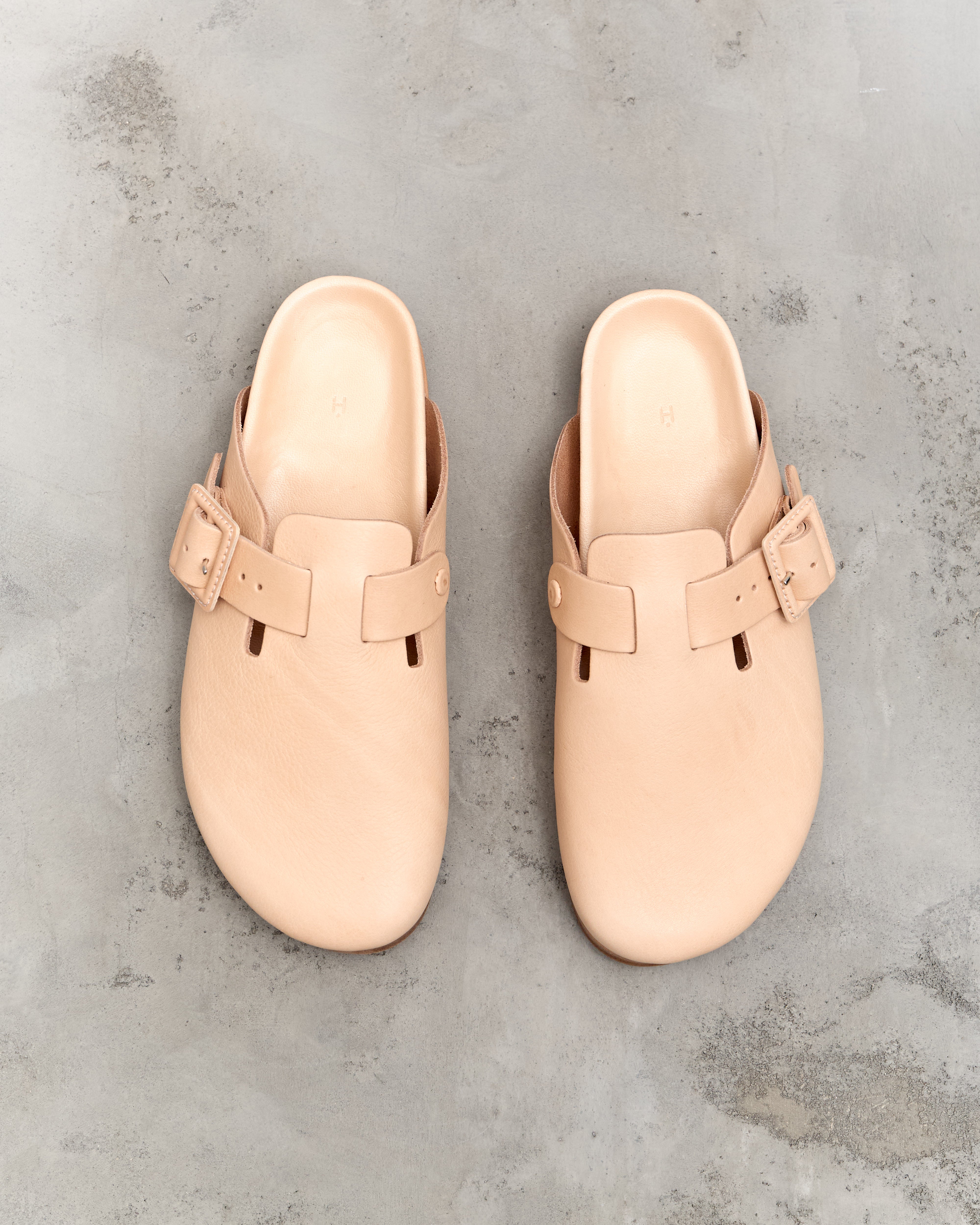 Hender Scheme Manual Industrial Products 24, Brown – Glasswing