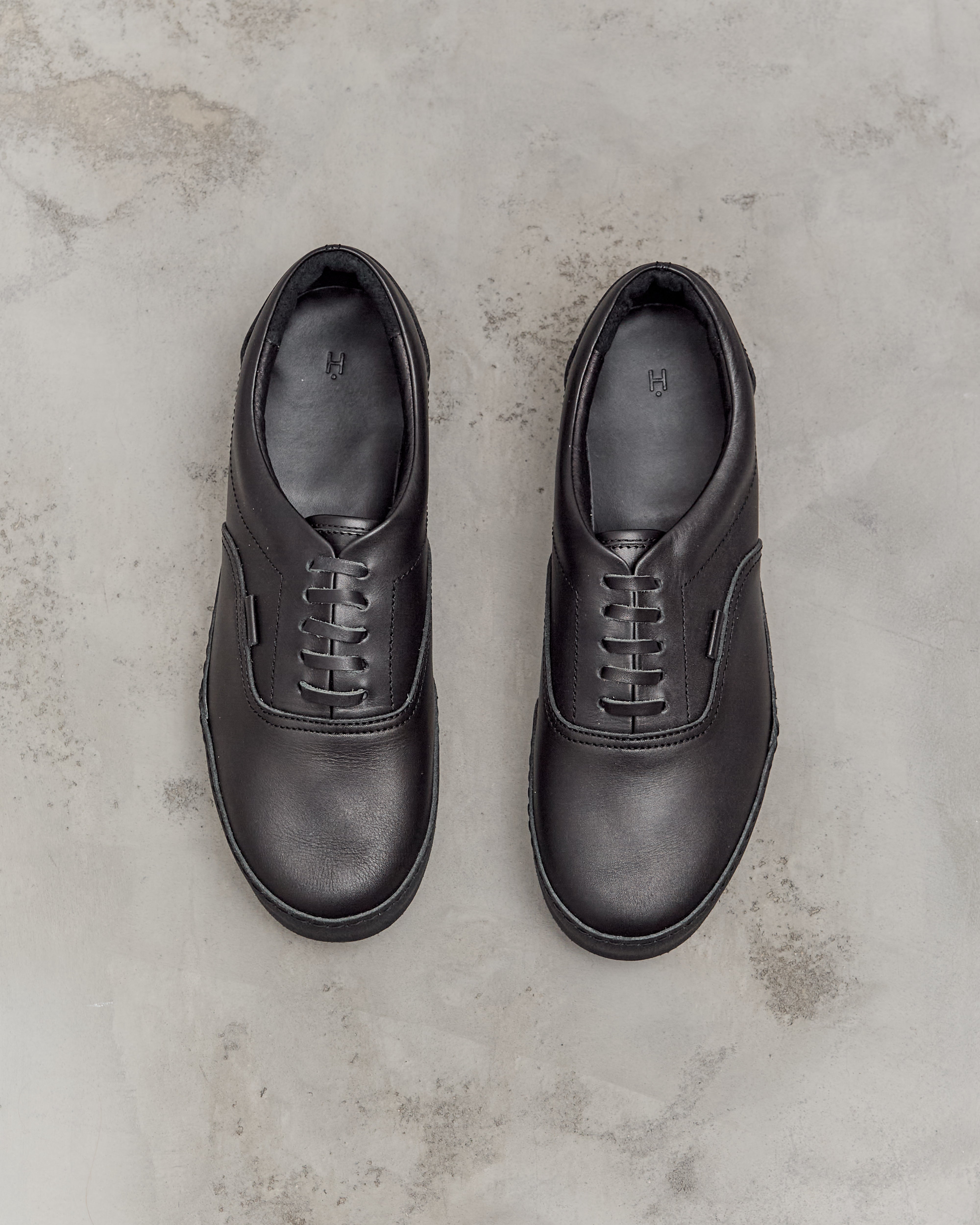 Manual Industrial Products 04, Black – Glasswing