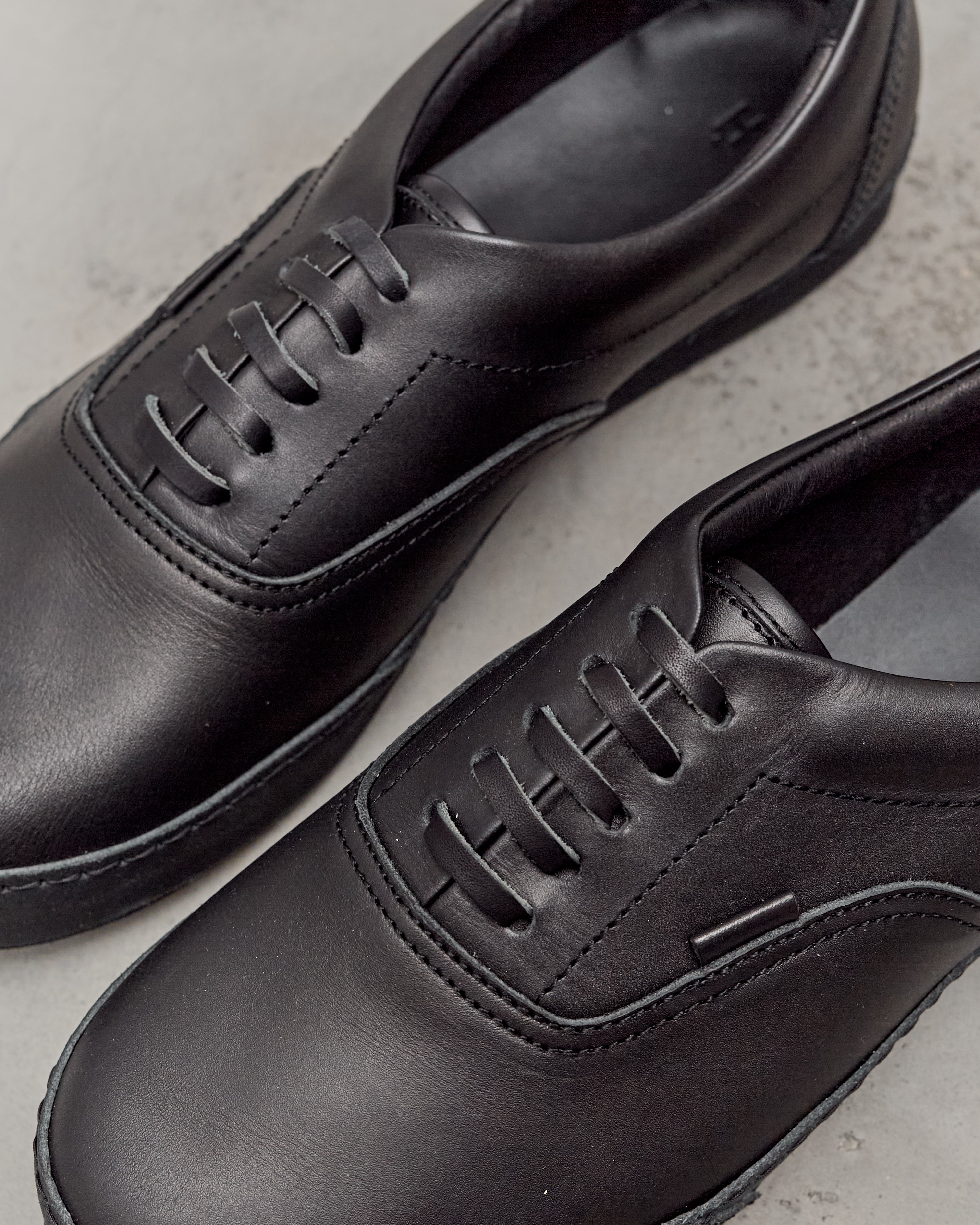 Hender Scheme Manual Industrial Products 04, Black – Glasswing