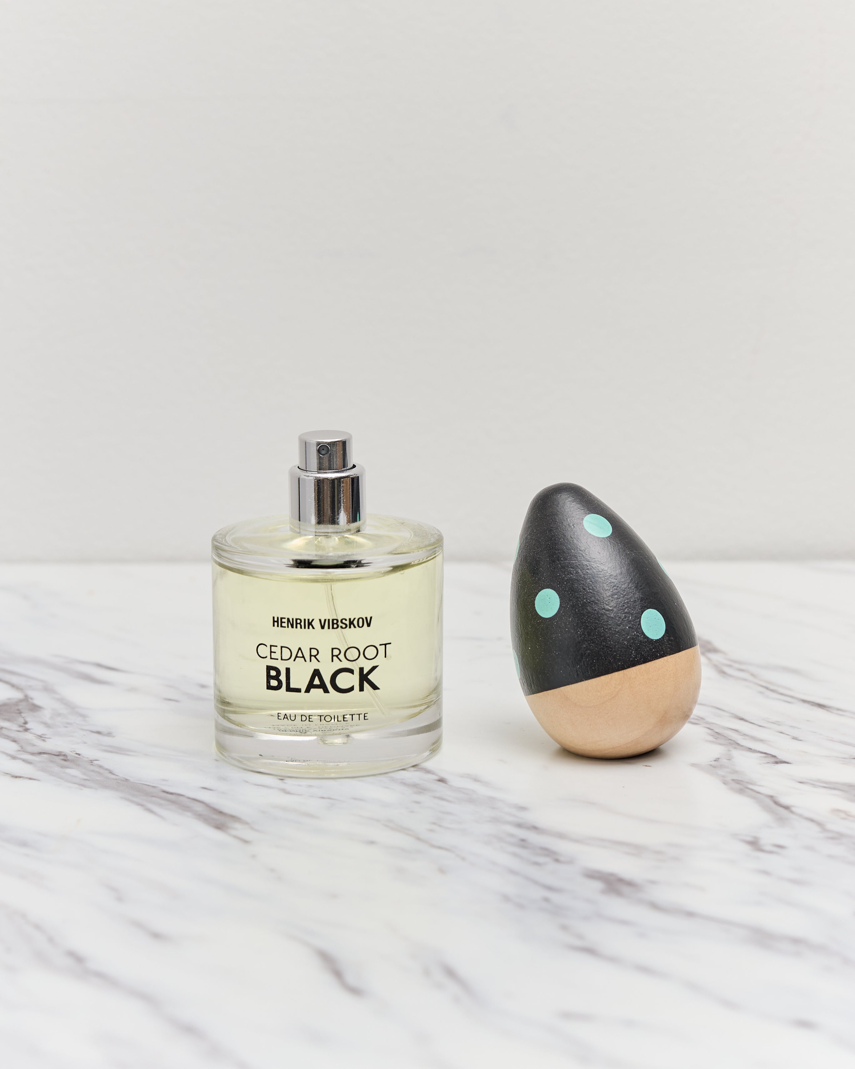 Henrik Vibskov Fragrance, Cedar Root Black – Glasswing