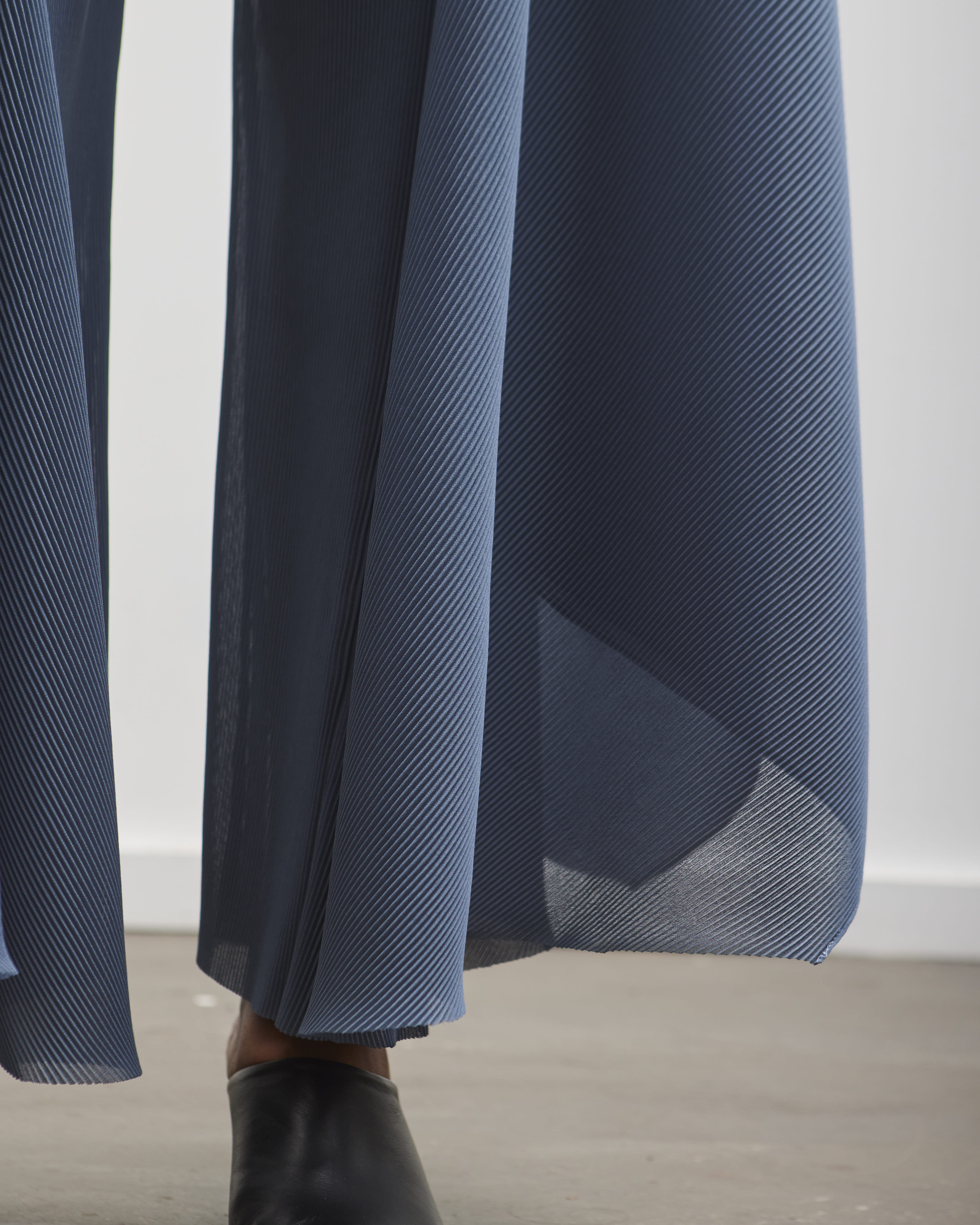 HENRIK VIBSKOV プリーツパンツ HENRIK VIBSKOV プリーツパンツ HENRIK VIBSKOV（ヘンリックヴィブ