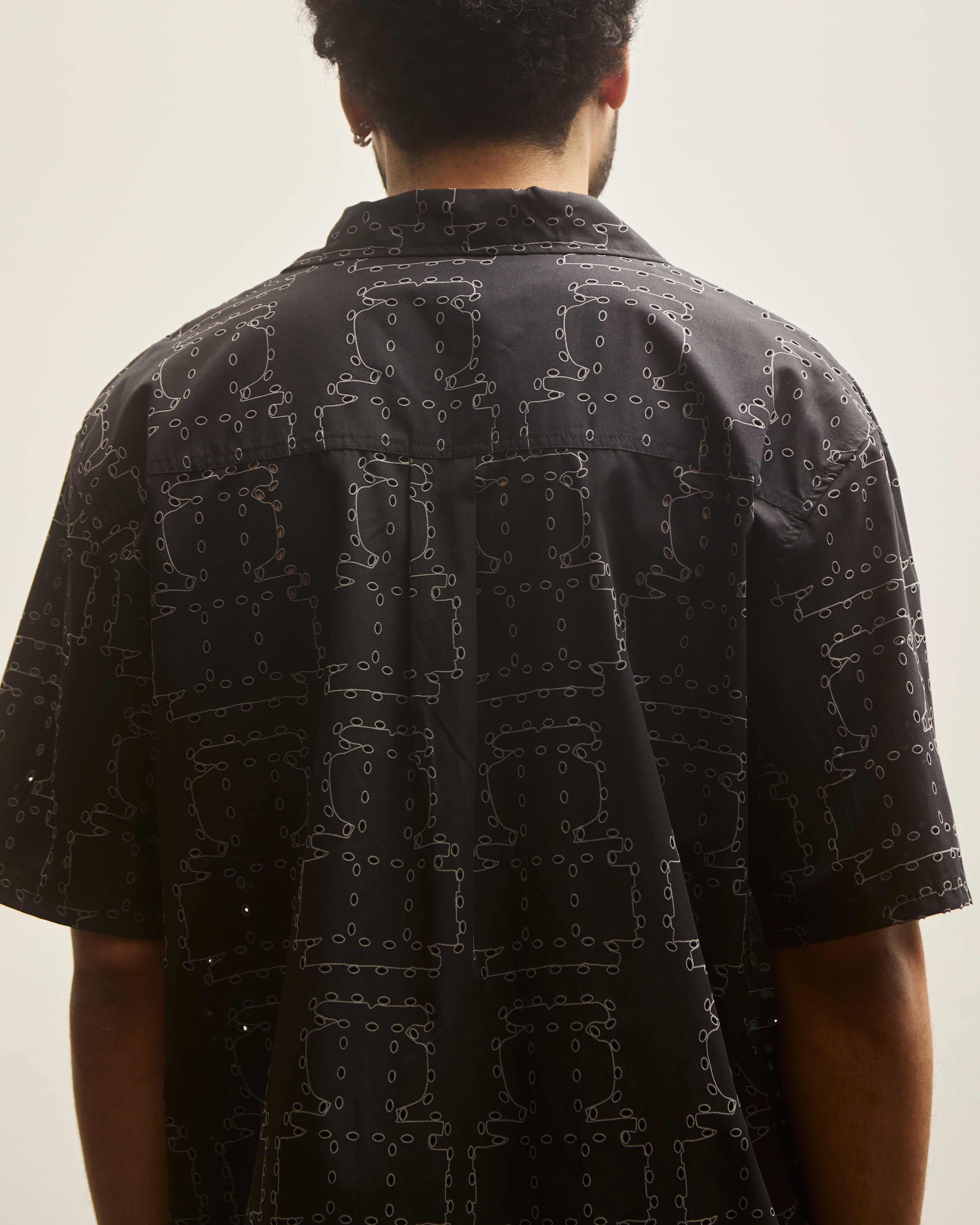 HENRIK VIBSKOV 半袖シャツ 黒 Henrik Vibskov Unisex Transfer Shirt, Black Punched Boxes