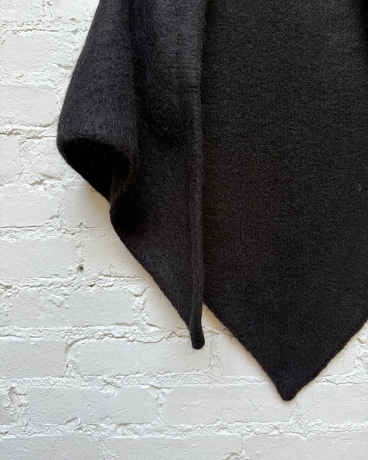Brushed Triangle Wrap, Black