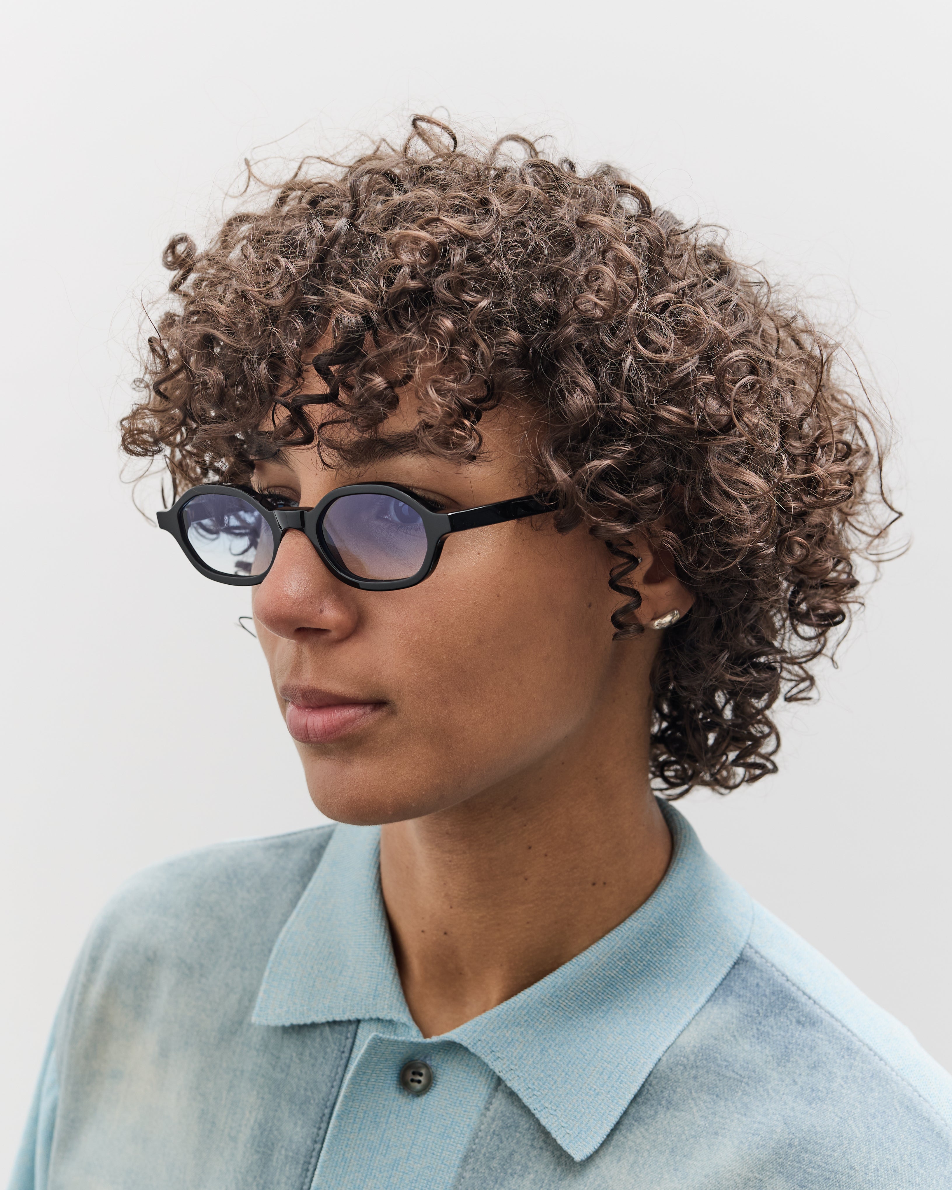 Illesteva Munich Sunglasses, Black/Blue – Glasswing