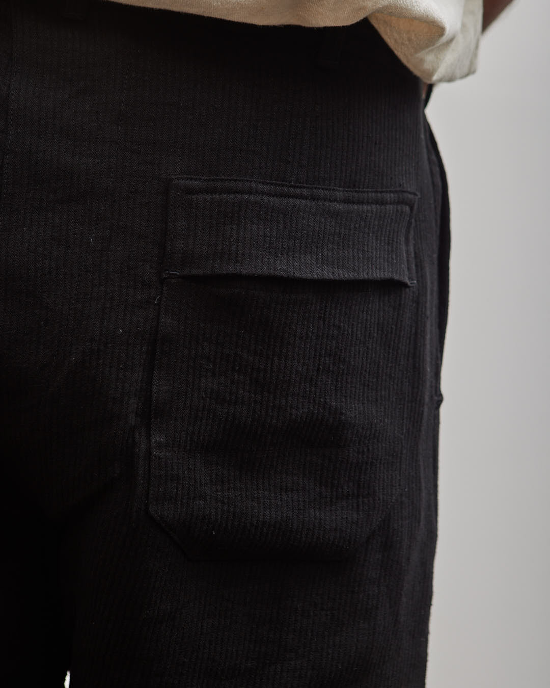 Jan-Jan Van Essche Pleated Trousers #68, Black Linen – Glasswing