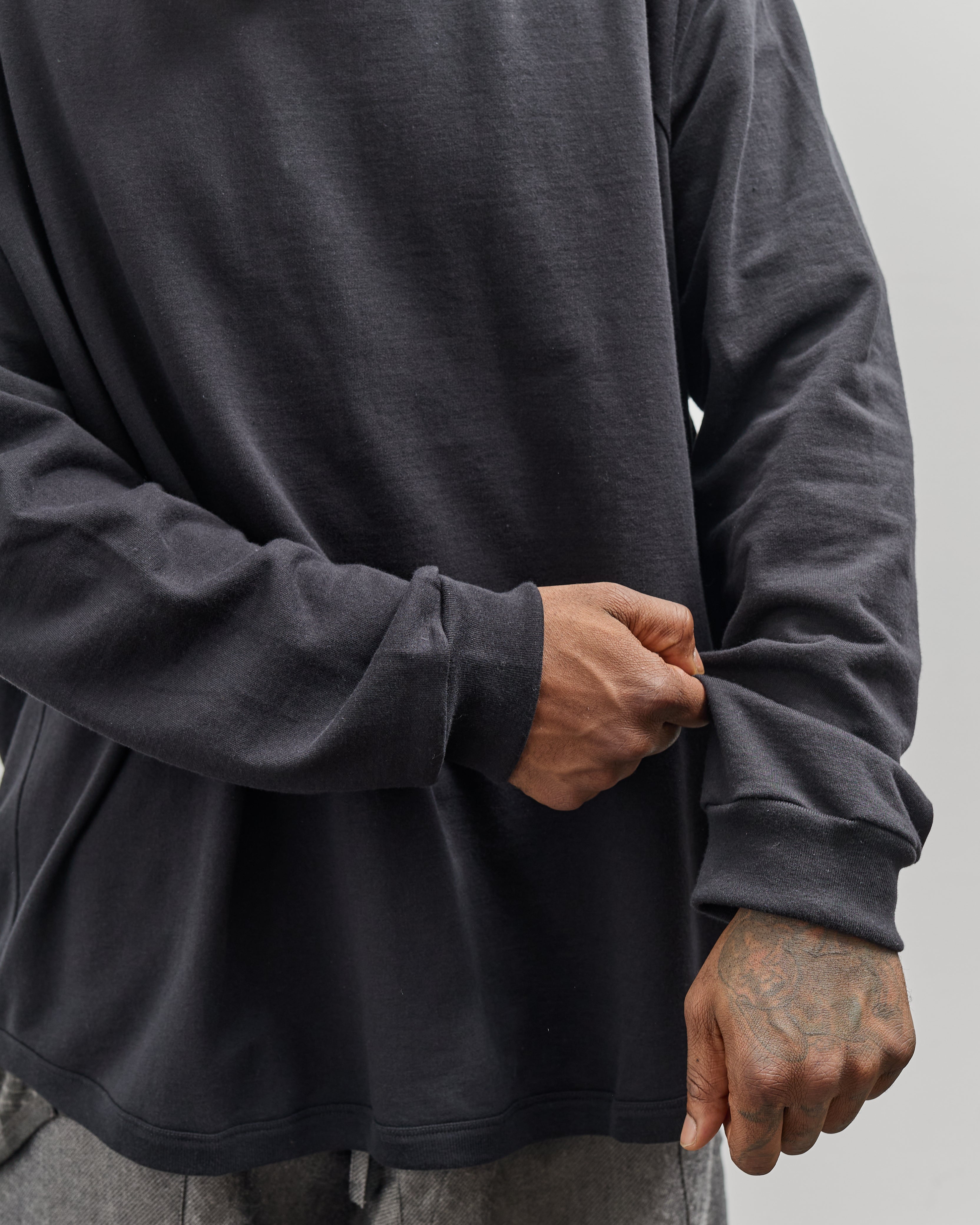 【関税込み】Jan-Jan Van Essche ブラック #63 スウェットシャツ Jan-Jan Van Essche Sweat #63, Black – Glasswing