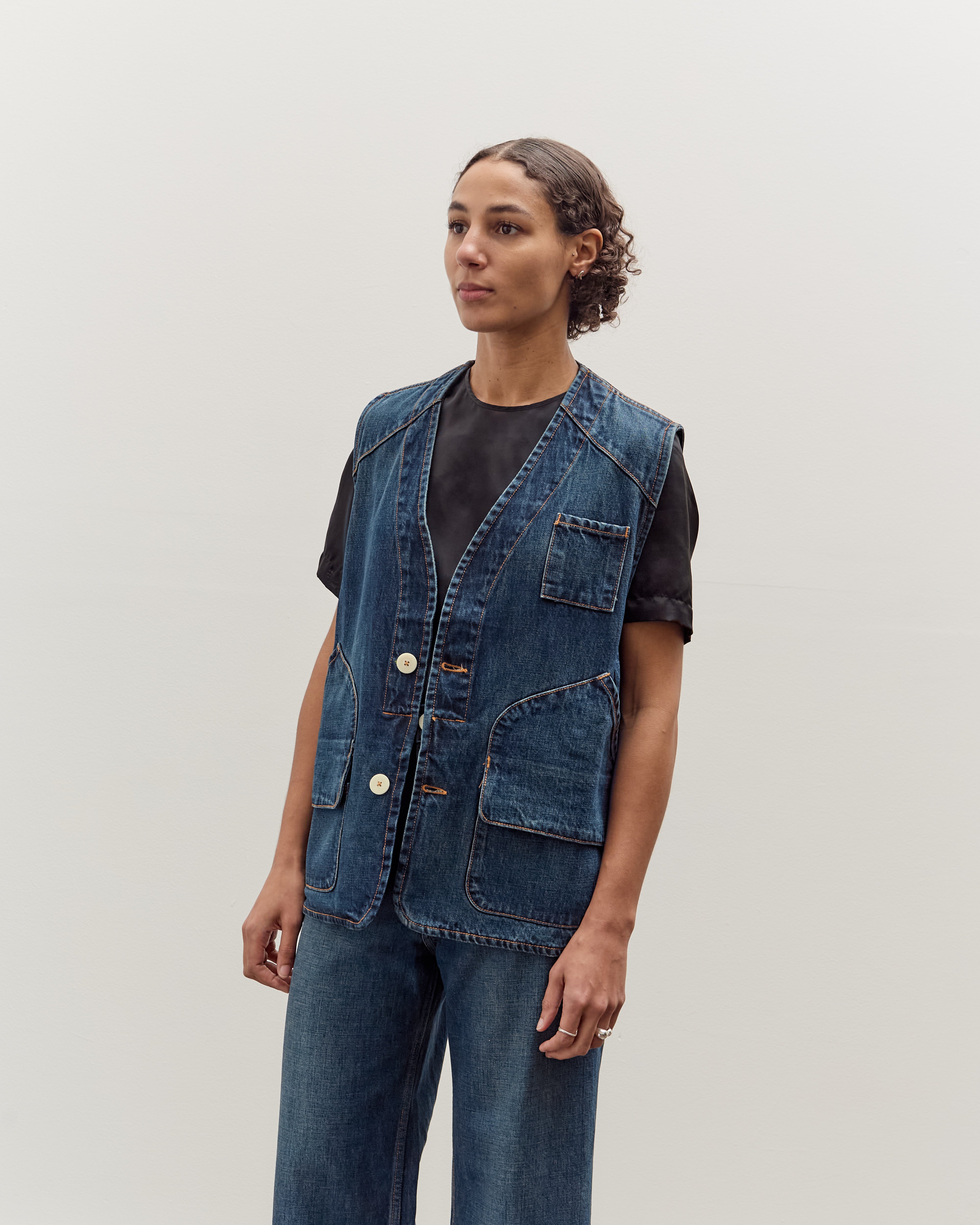 Director's Vest, Medium Roast – Glasswing
