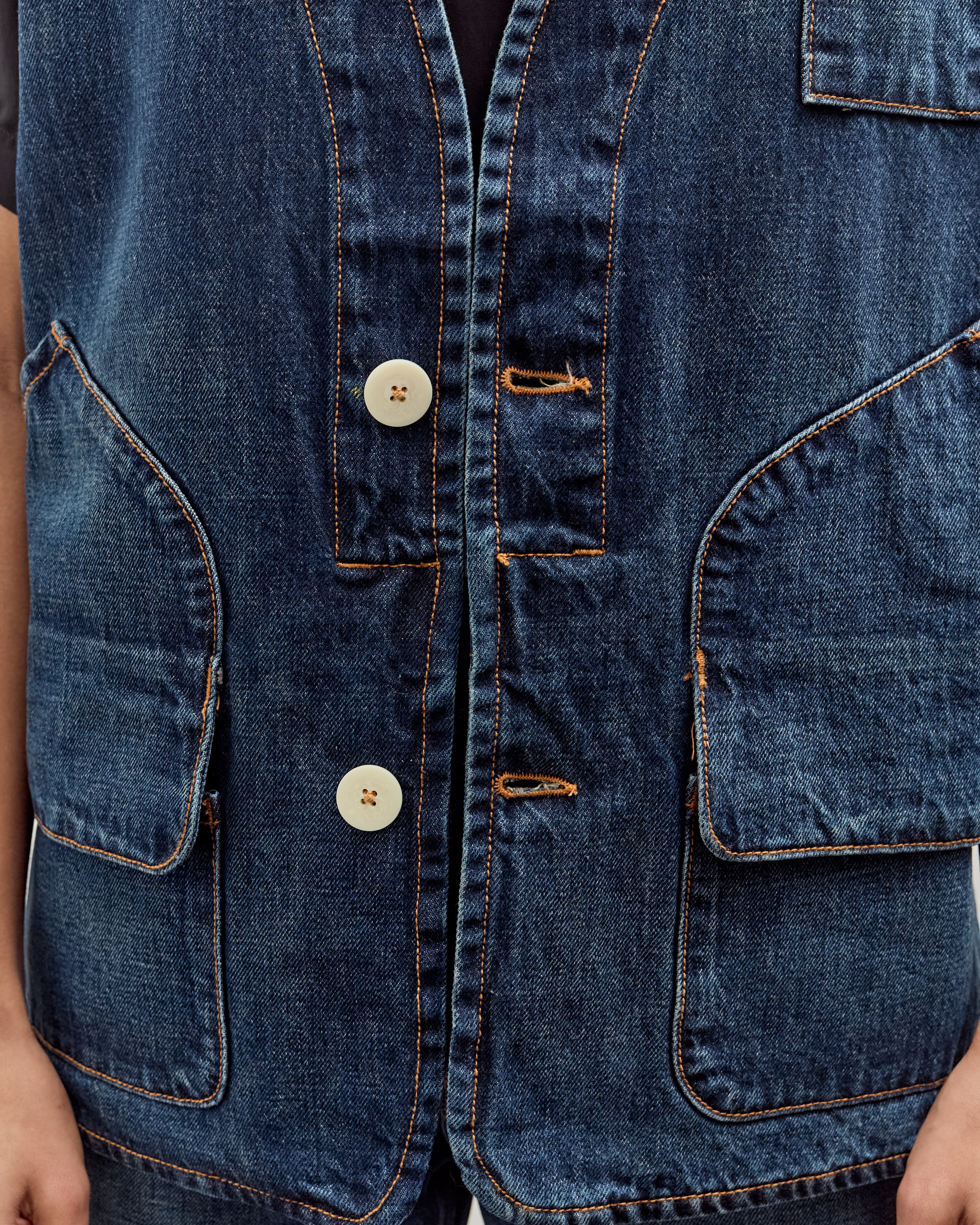 Director's Vest, Medium Roast – Glasswing