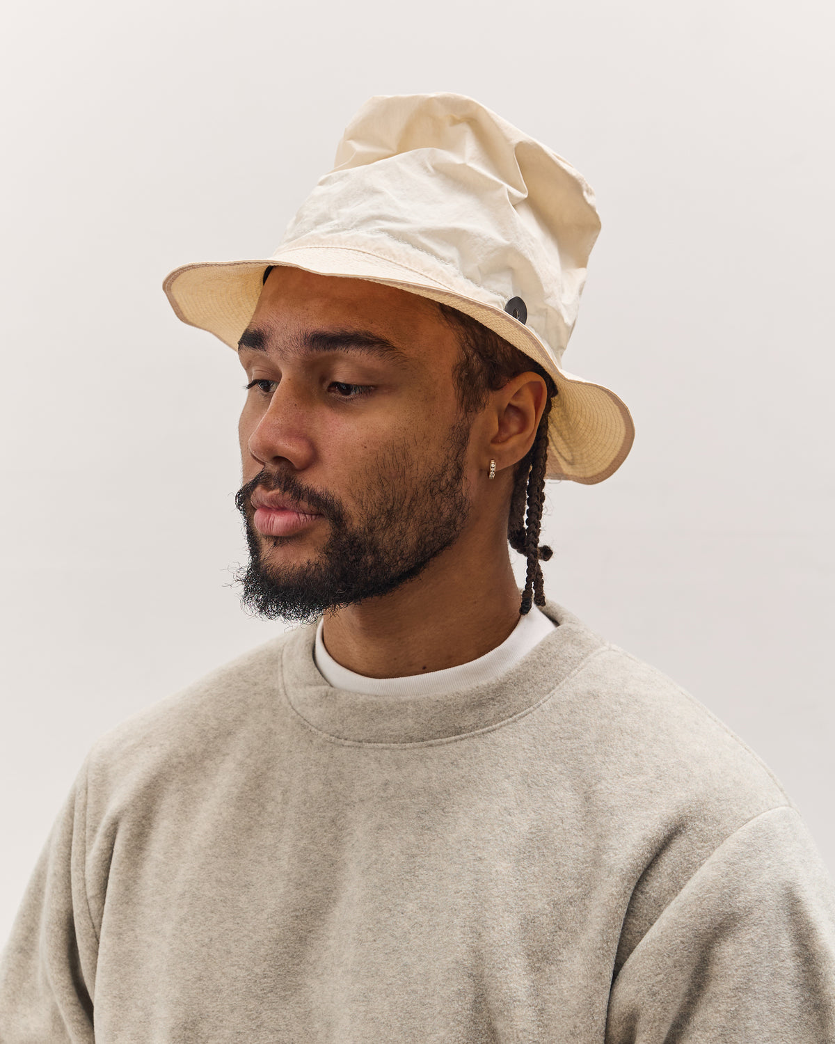KkCo Pierced Camp Bucket Hat display picture 2
