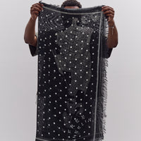 Fringed Square Stole Kayo Hueso, Black