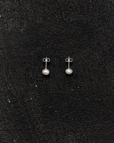 Kara Yoo Keshi Pearl Studs, 5mm