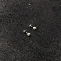 Kara Yoo Keshi Pearl Studs, 5mm