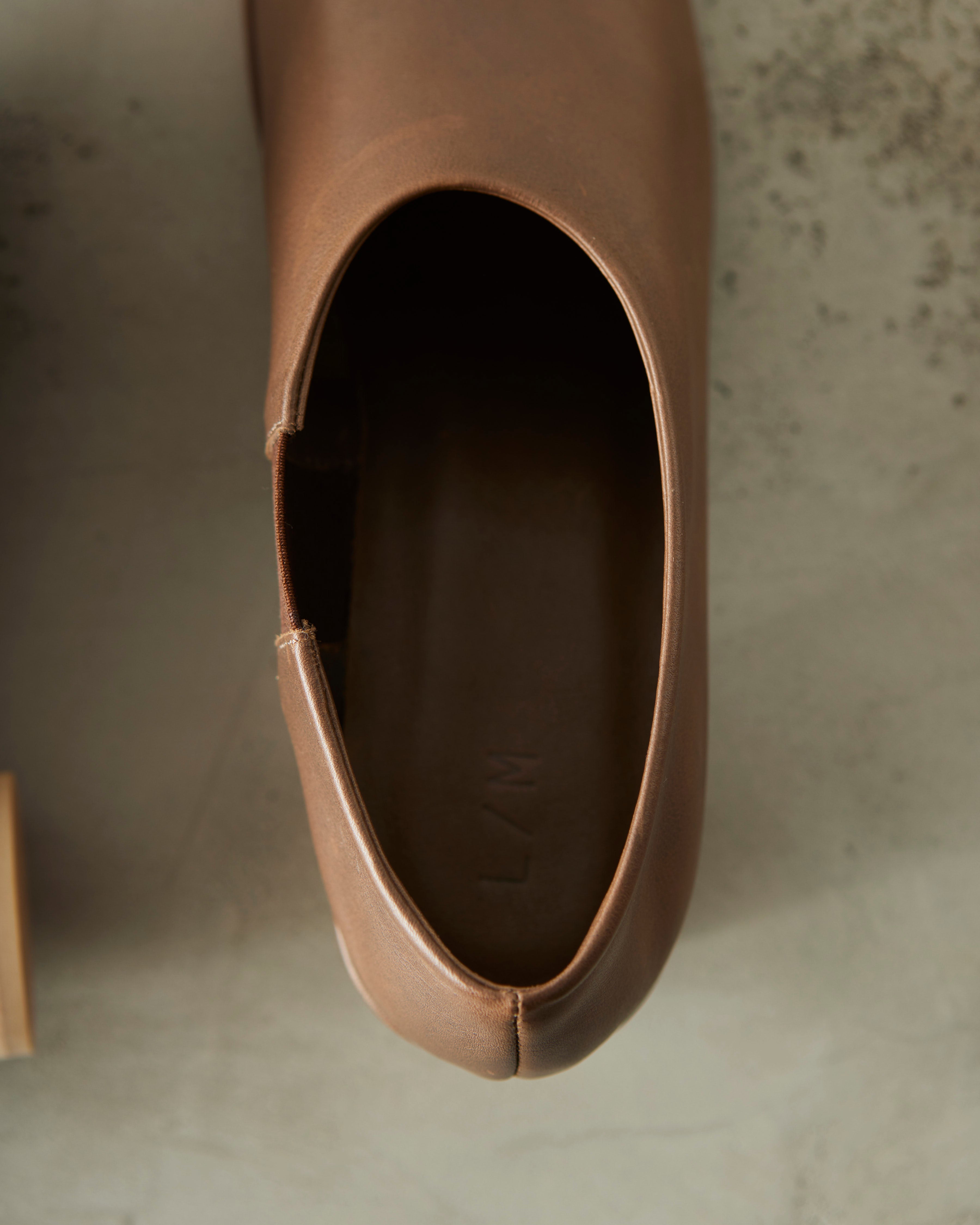 Lauren Manoogian Dowel Heel, Brown – Glasswing