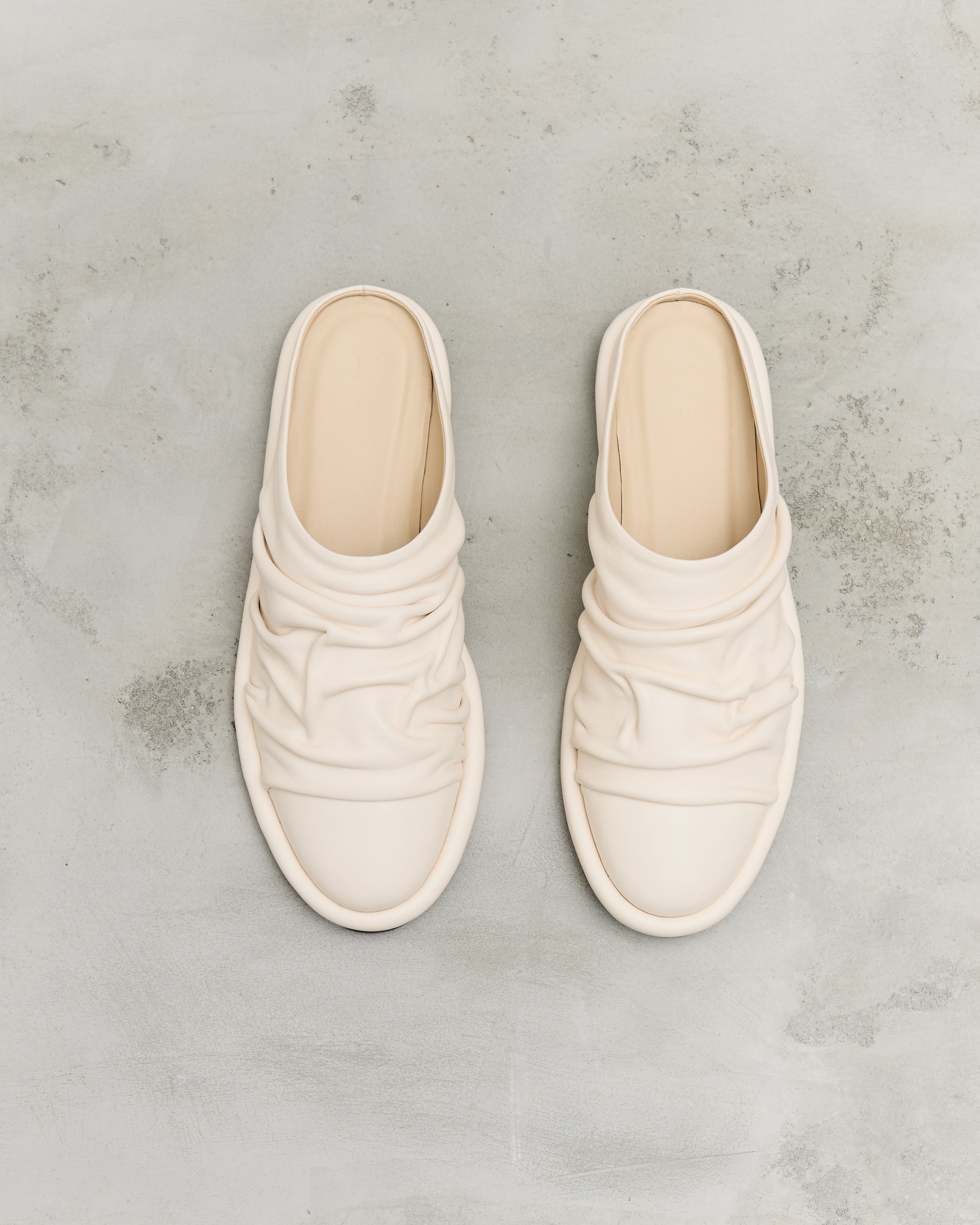 Lauren Manoogian Form Mules, Ivory – Glasswing