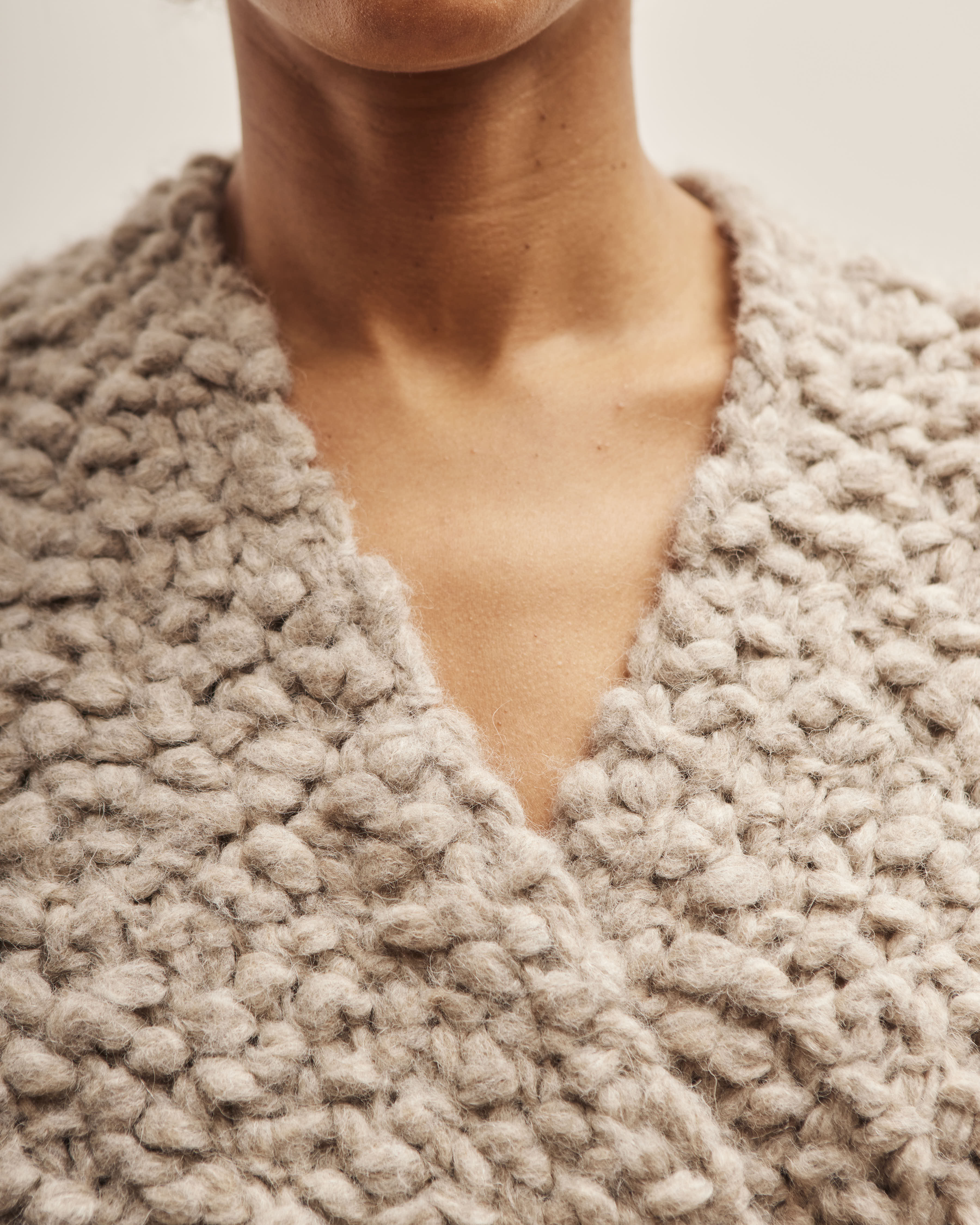 【LAUREN MANOOGIAN】HANDKNIT CABLE カーディガン Lauren Manoogian Handknit Cable Cardigan Camel
