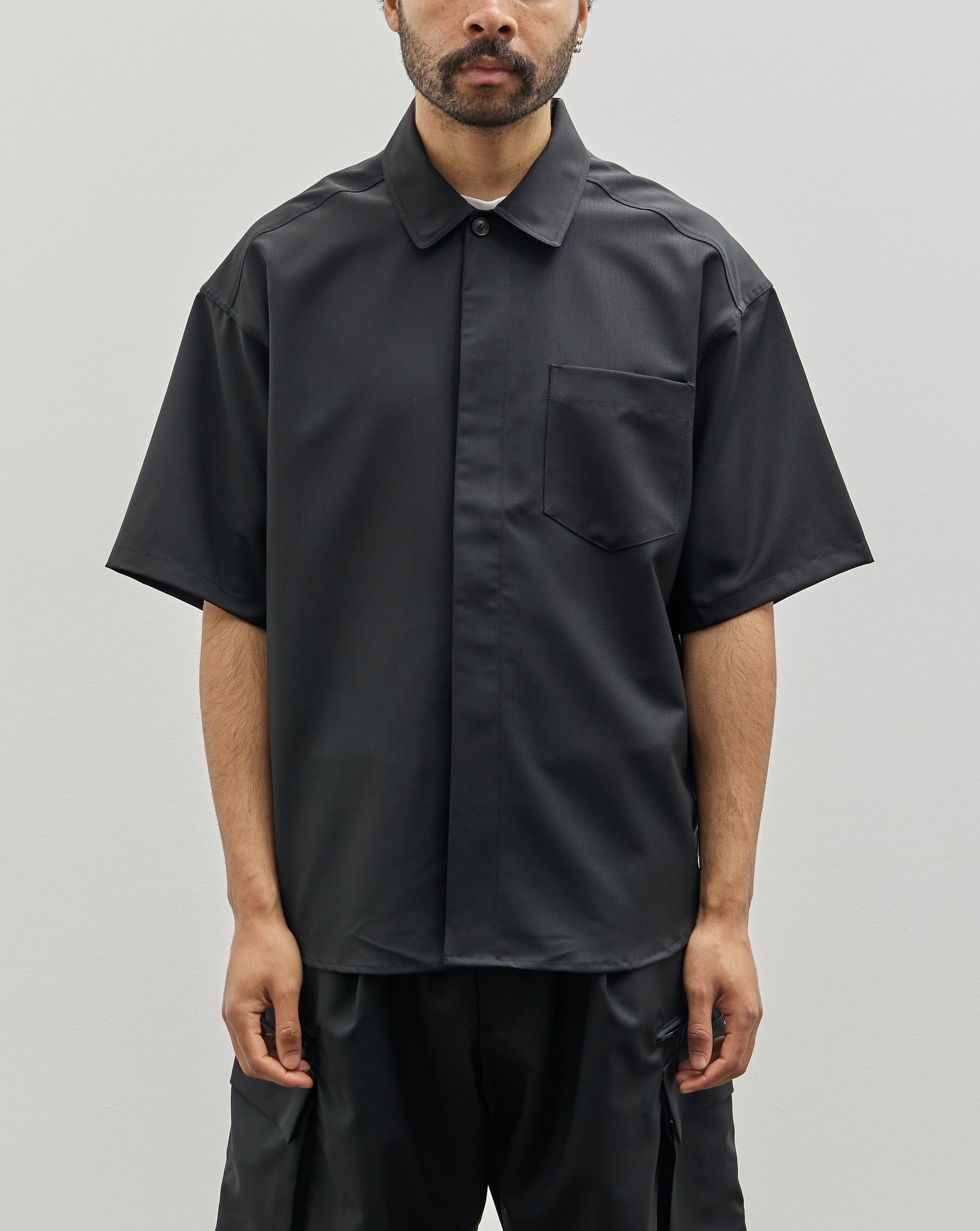 Lownn Minimal Shirt SS, Black – Glasswing