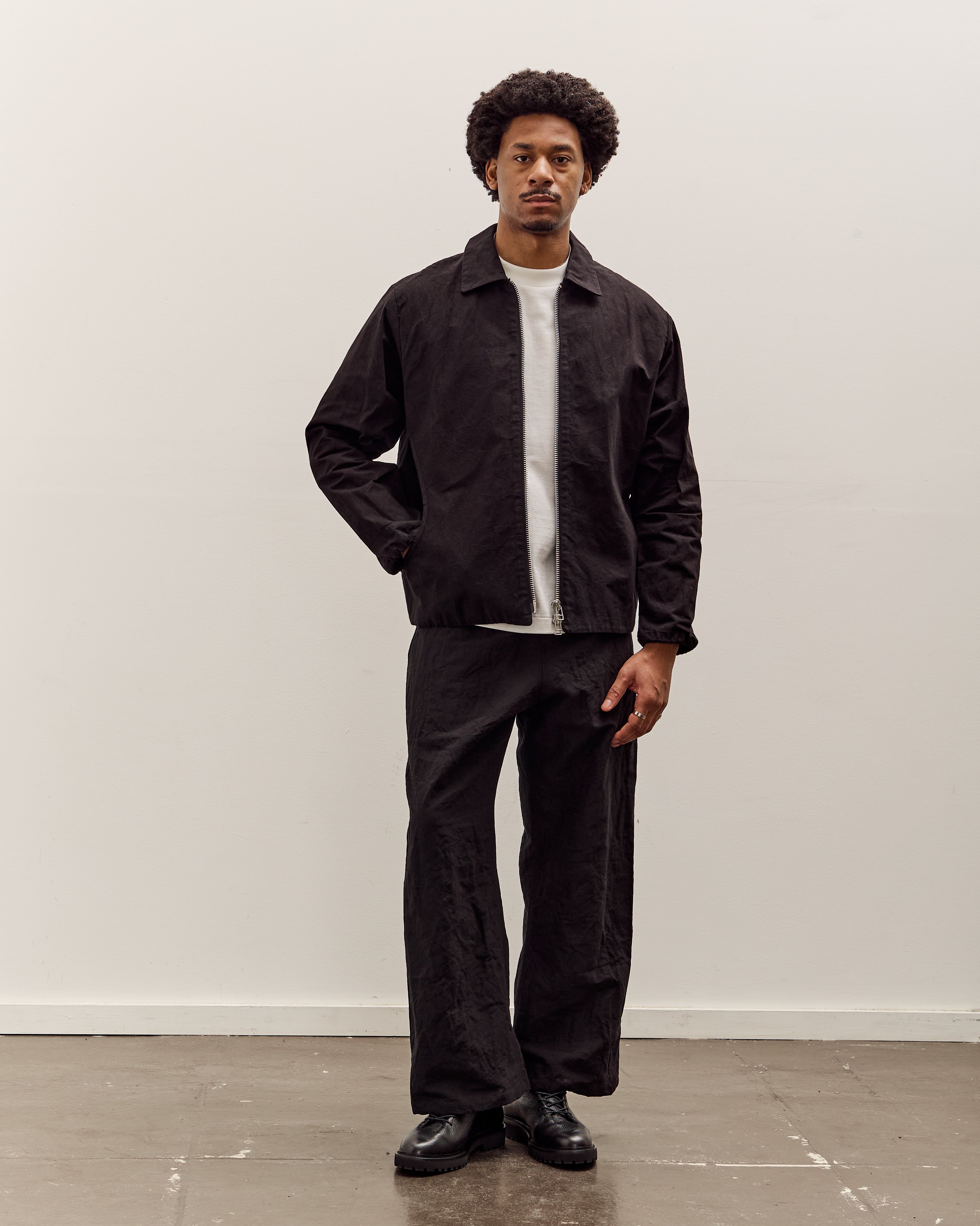 MAN-TLE R0S3 Scoop Shirt, Black Wax – Glasswing
