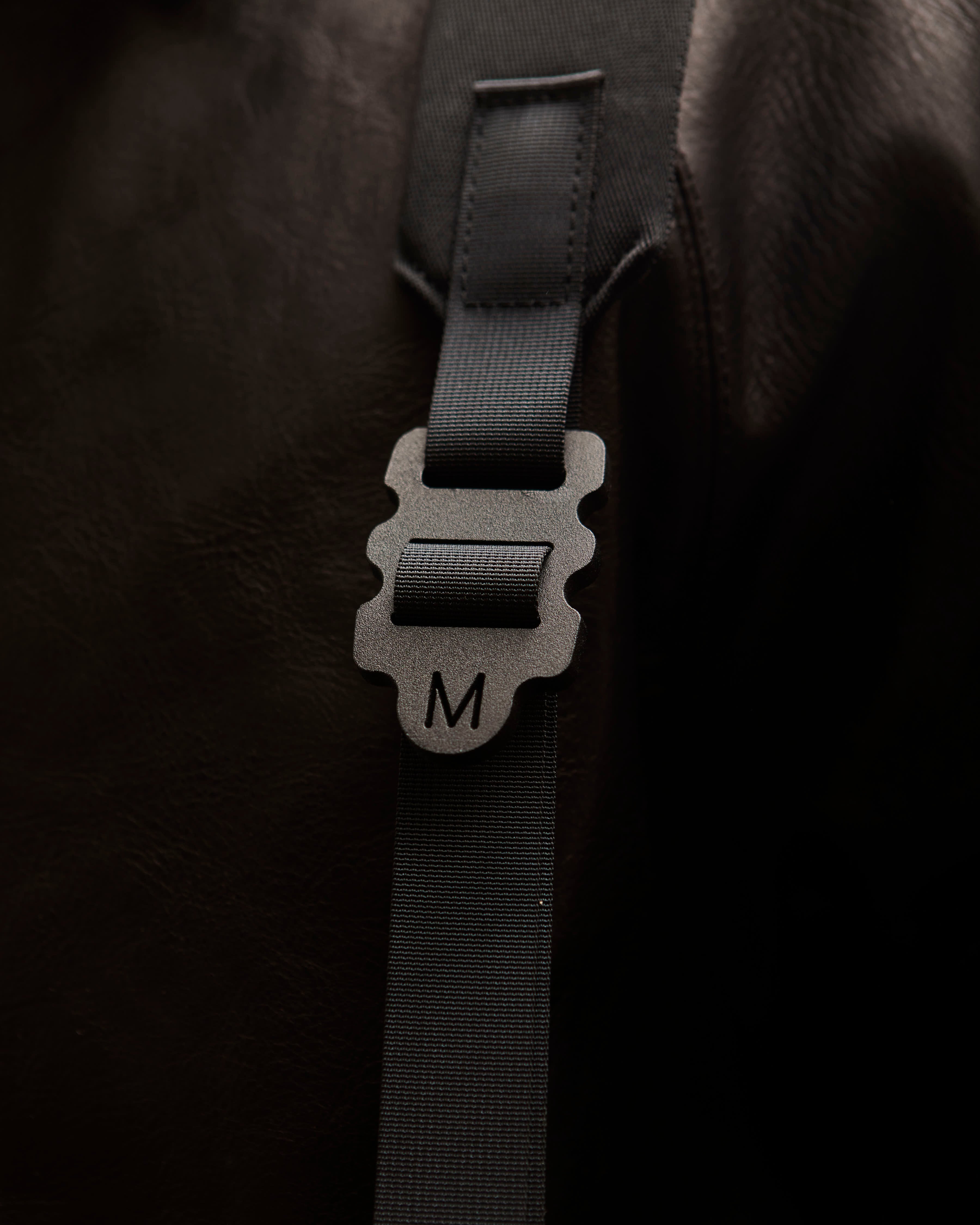バッグ MAN-TLE R17G2 Black Nylon Chrome MAN-TLE R17G2 Black Nylon Chrome - メルカリ