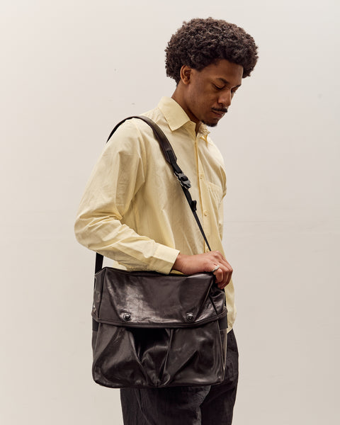 MAN-TLE R20G4 Mini Messenger, Black Hide – Glasswing