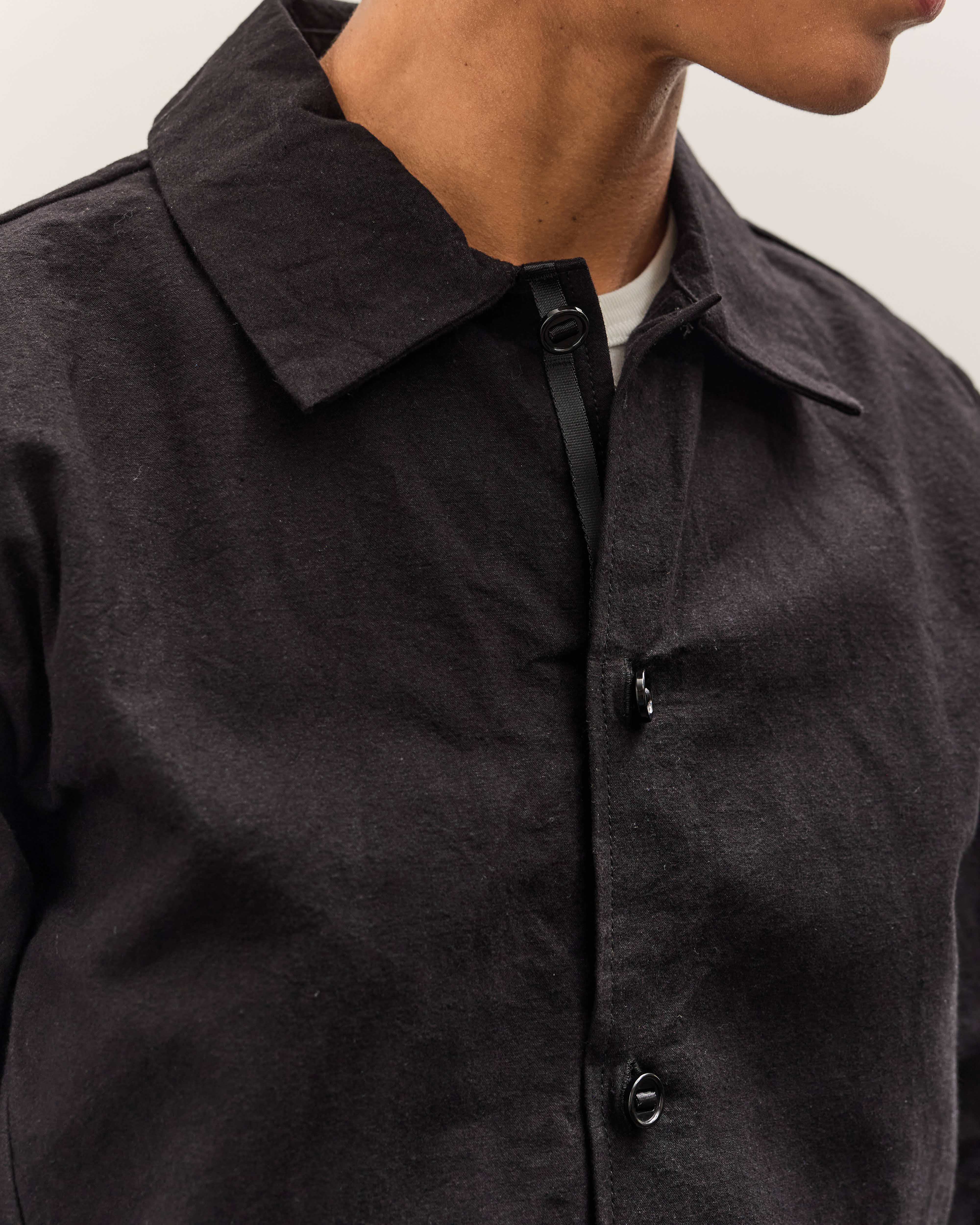 MAN-TLE W-R0S1 Regular Shirt, Black – Glasswing