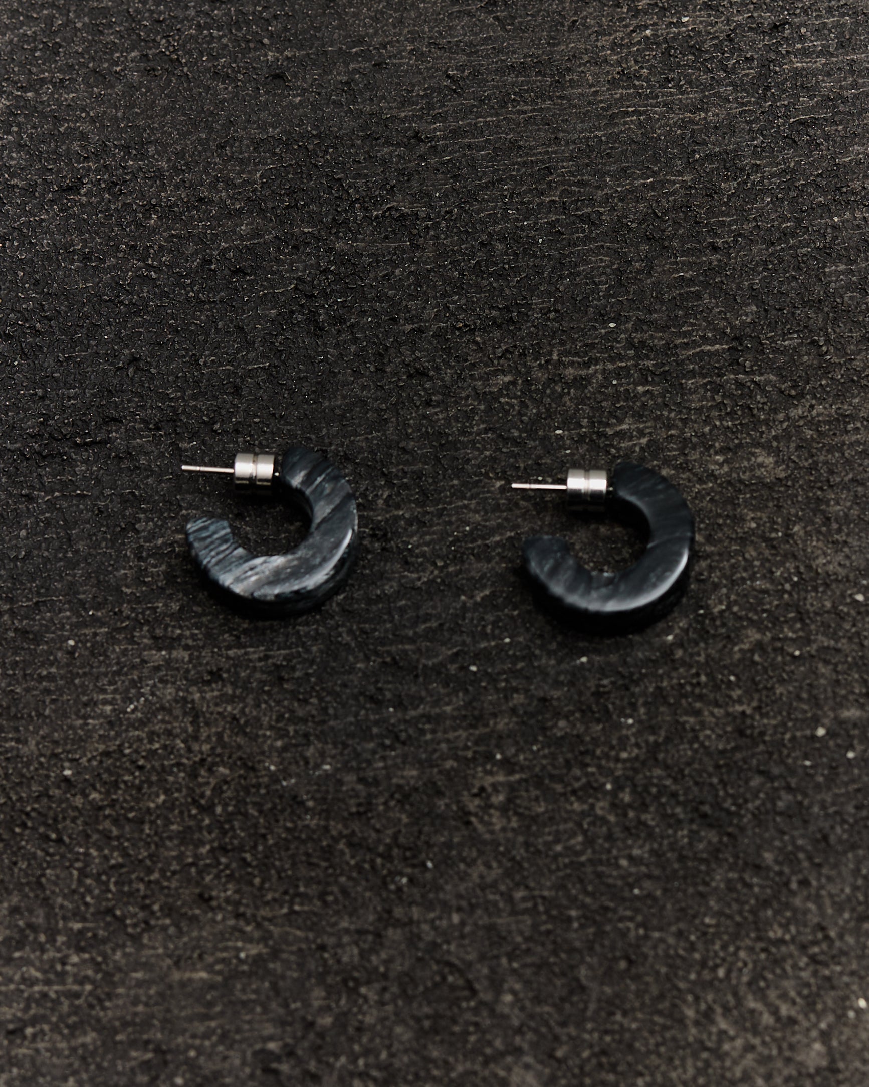 Machete Muse Hoops in Obsidian – Glasswing