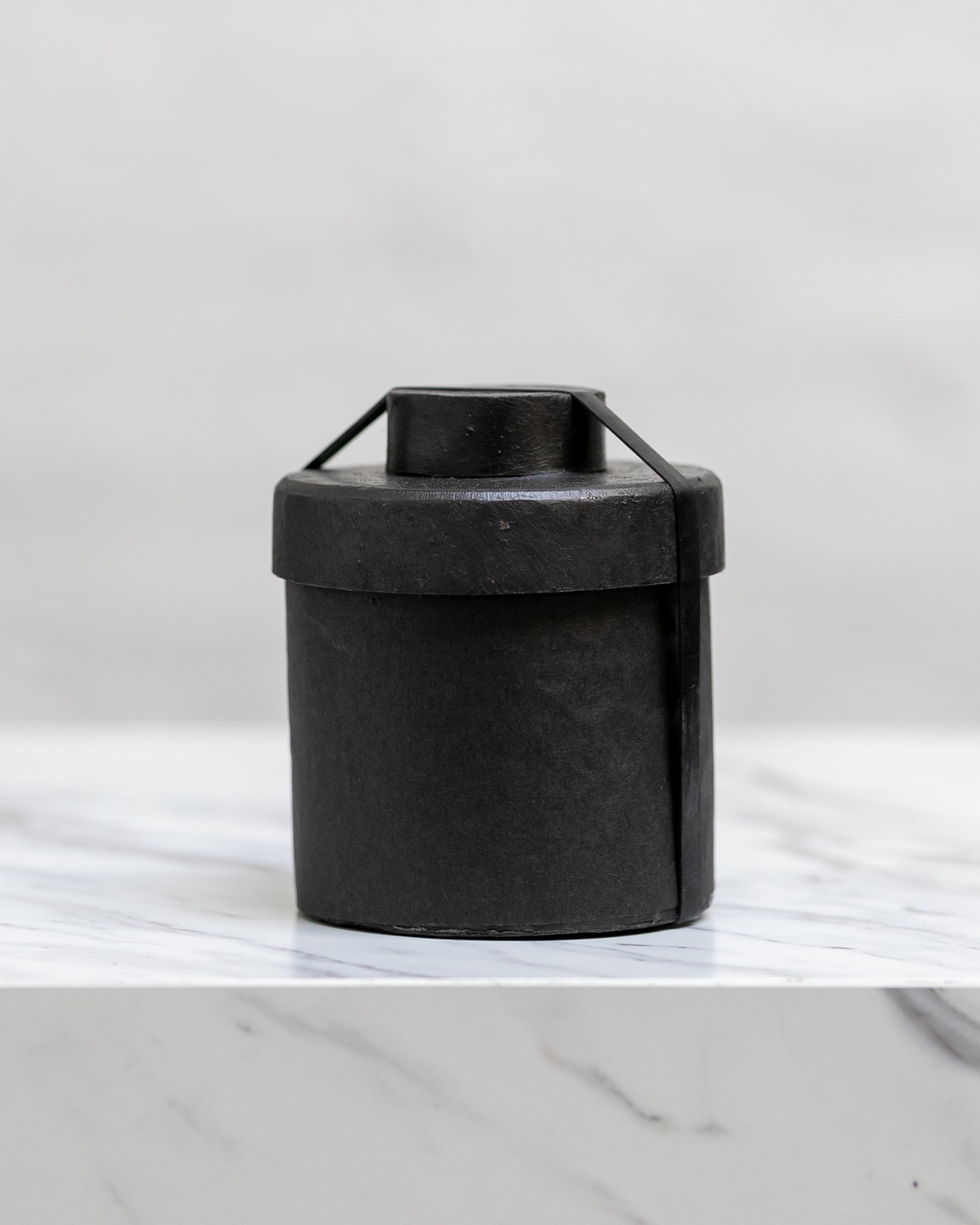 Mad et Len Scented Candle, 300g – Glasswing