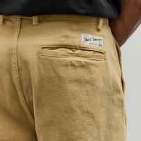 Merz b. Schwanen Unisex High Rise Chino, Light Khaki