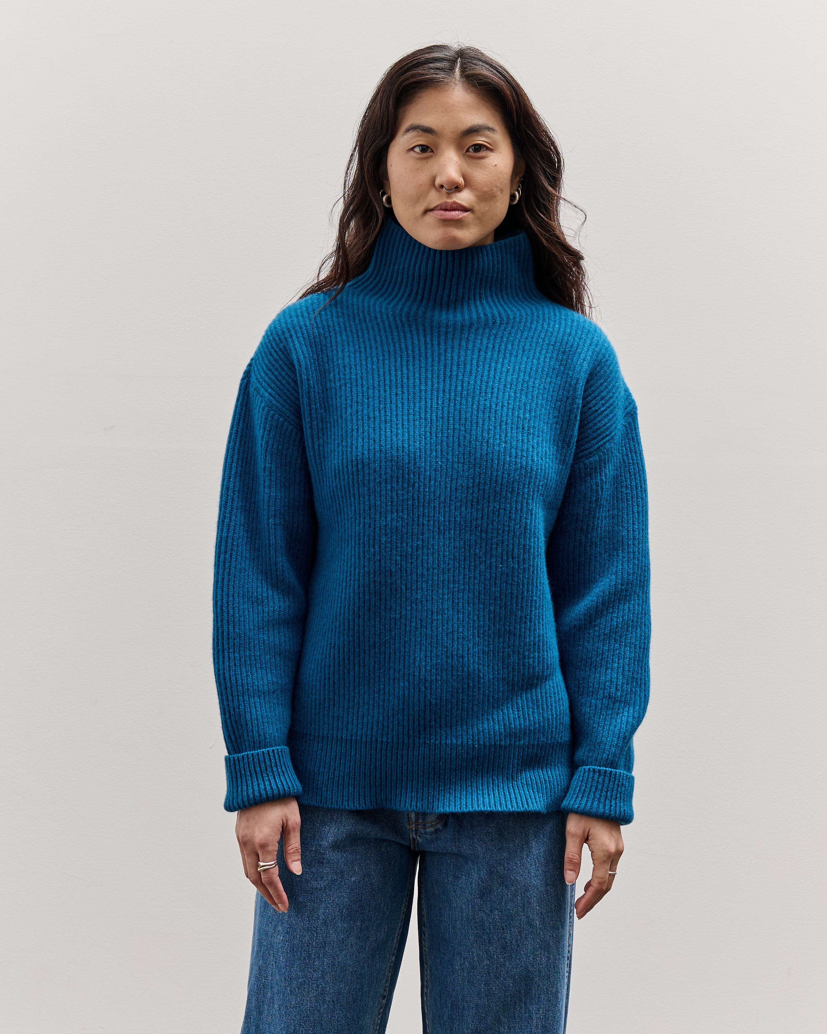 Merz b. Schwanen Turtleneck Pullover, Carbon Blue – Glasswing