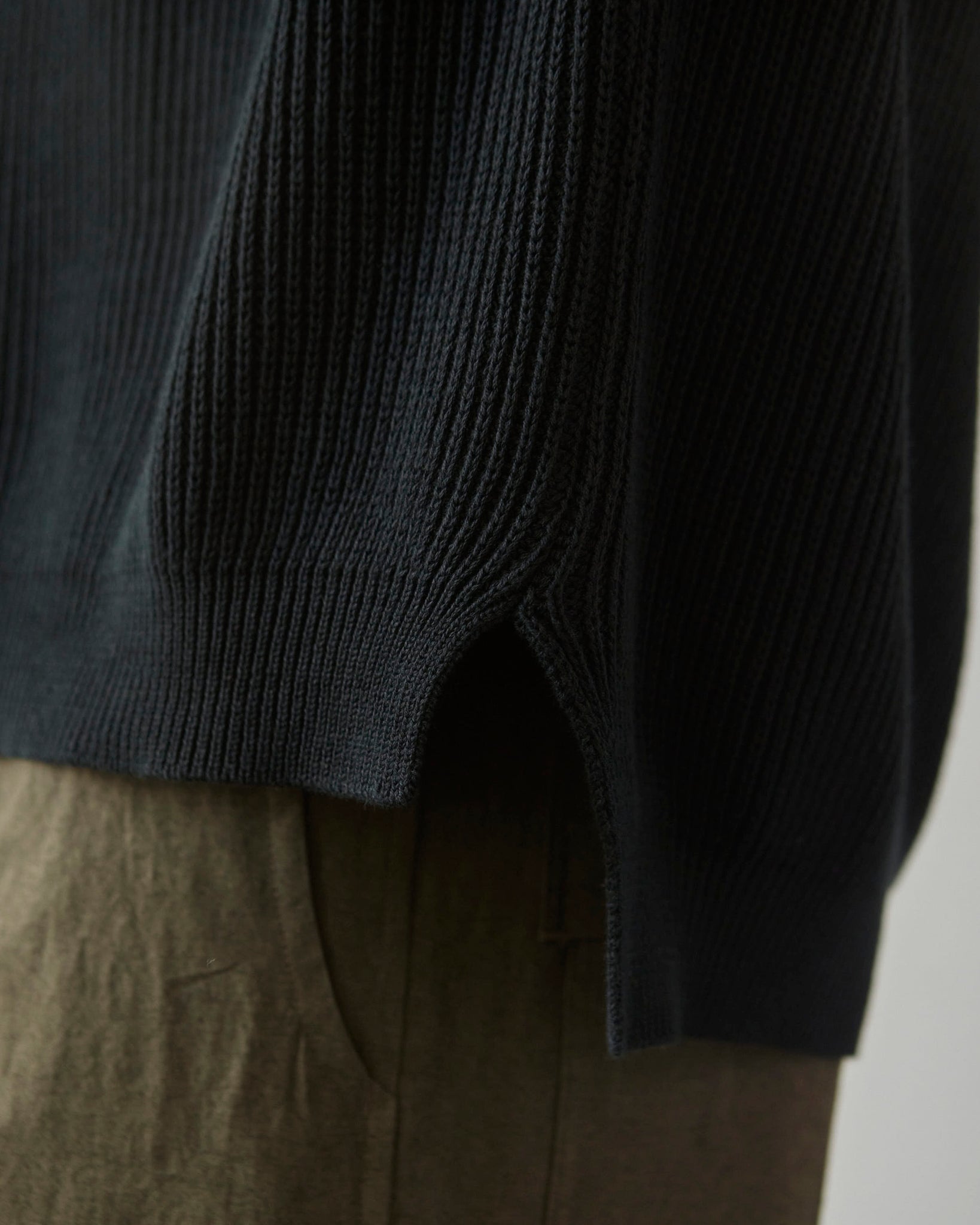 O-Project Raglan Sweater, Black